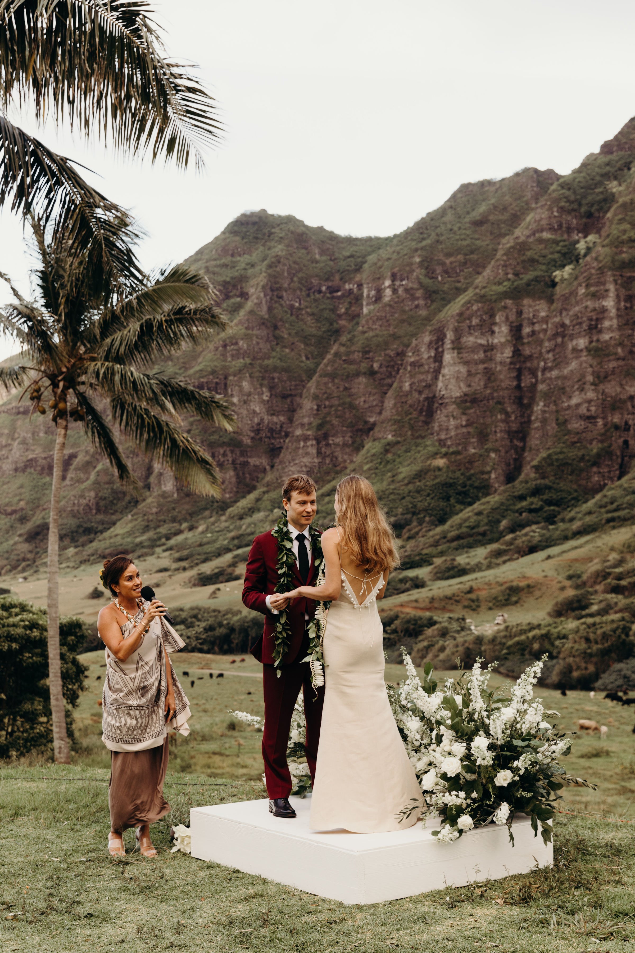 hawaii-wedding-photographer-jumanji-kualoa-ranch-wedding-54.jpg