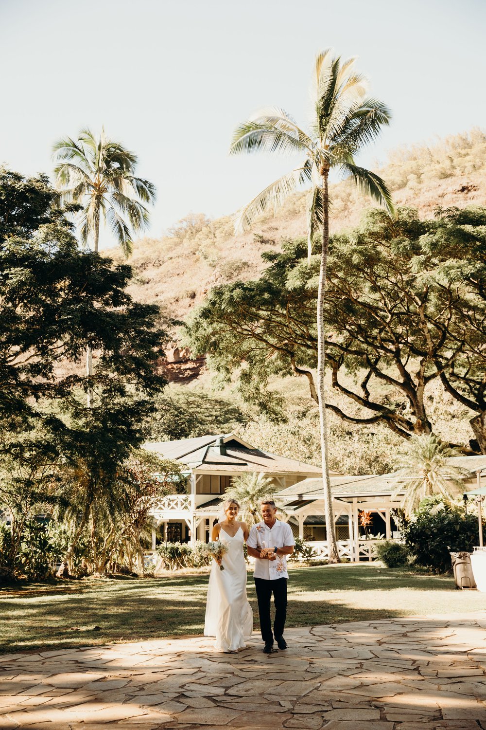 waimea-valley-wedding-hawaii-wedding-photographer-keani-bakula-21.jpg