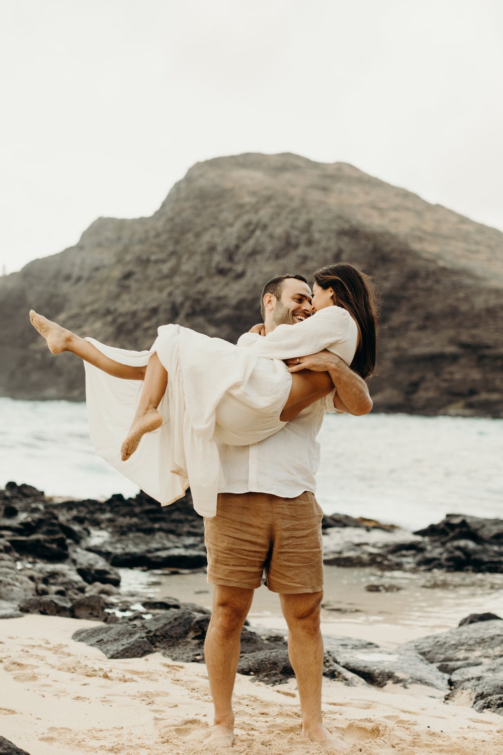 hawaii-engagement-photographer-keani-bakula-16.jpg