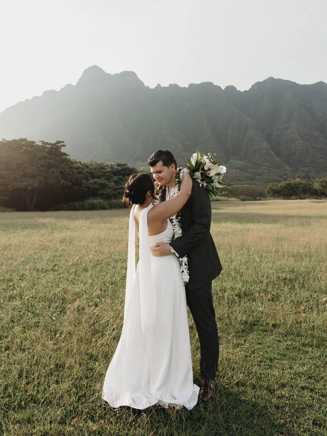 we are so grateful for the couples who trust our vision and invite us into one of the most meaningful days of their lives. thank you for letting us document your love 🤍