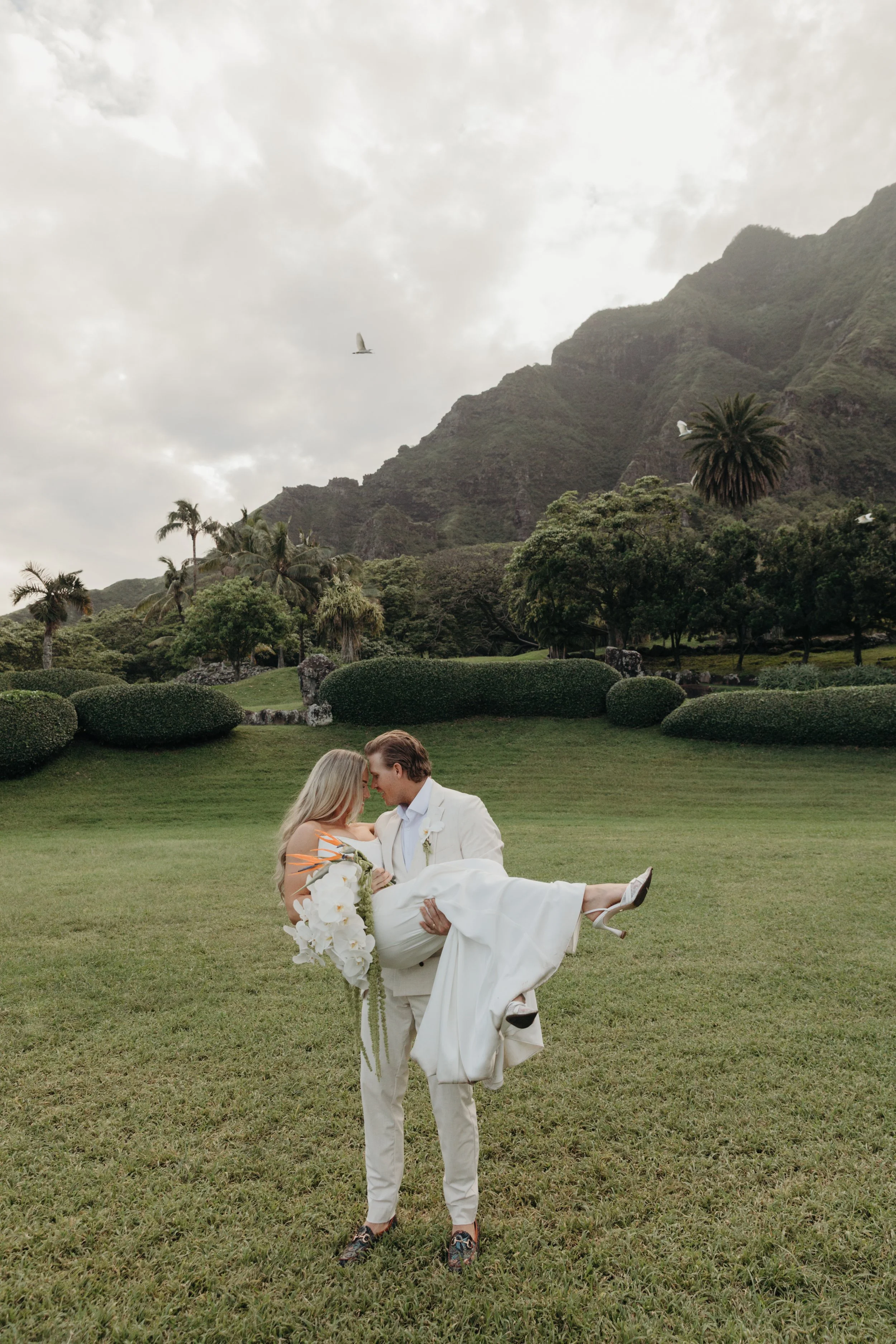 paliku-gardens-wedding-oahu-wedding-photographer-keani-bakula-49.jpg