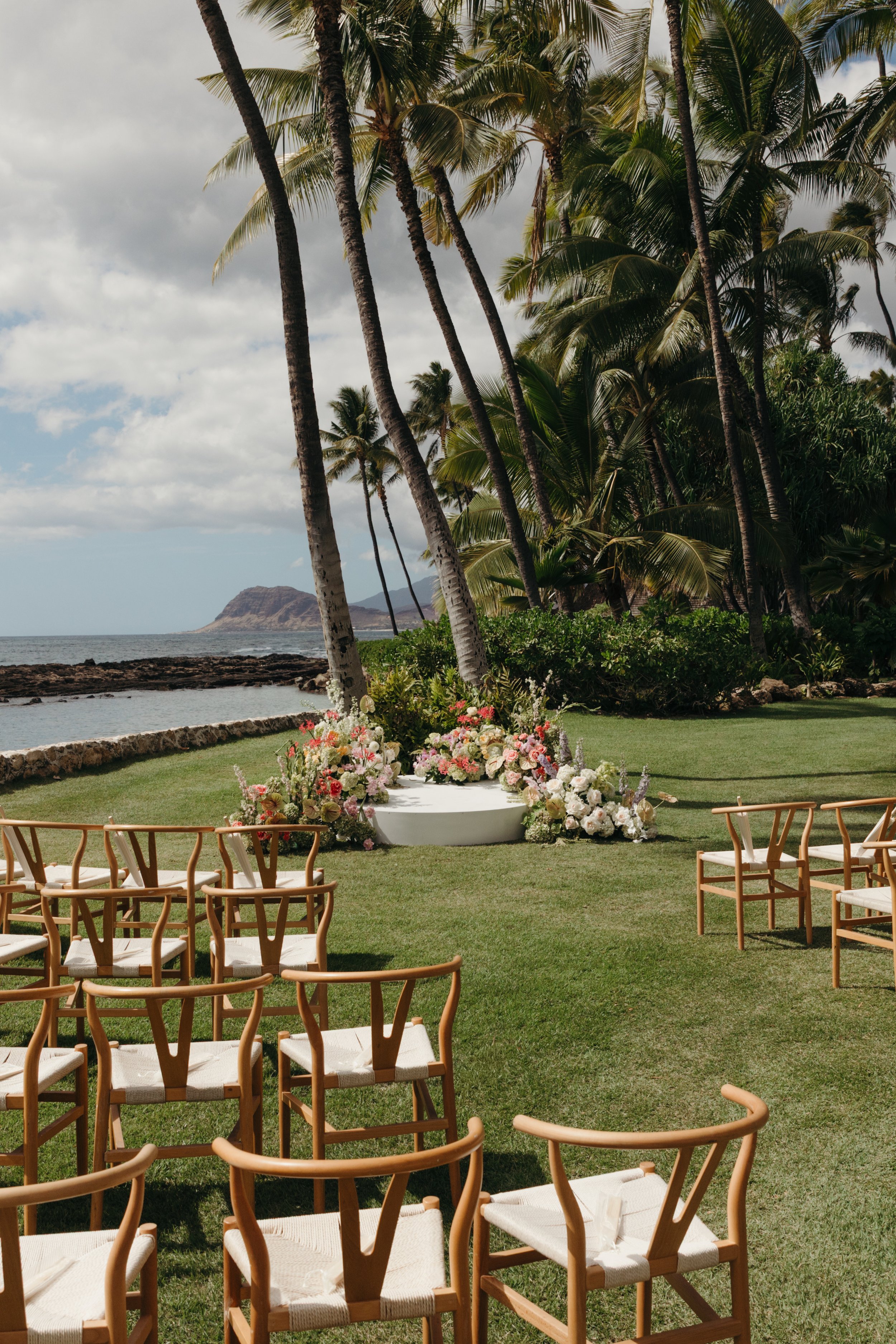 lanikuhonua-wedding-photographer-hawaii-keani-bakula-34.jpg
