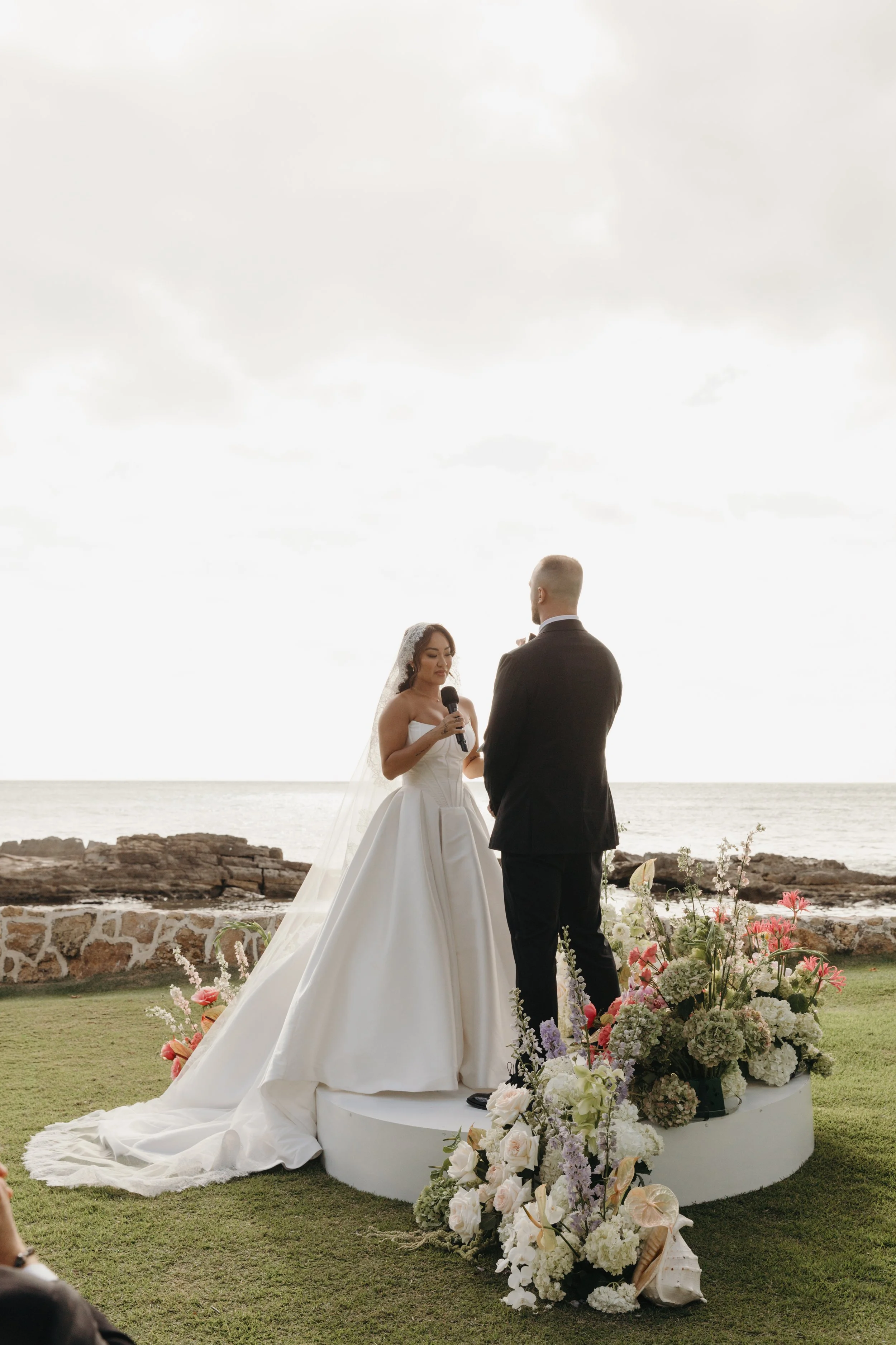 lanikuhonua-wedding-photographer-hawaii-keani-bakula-38.jpg