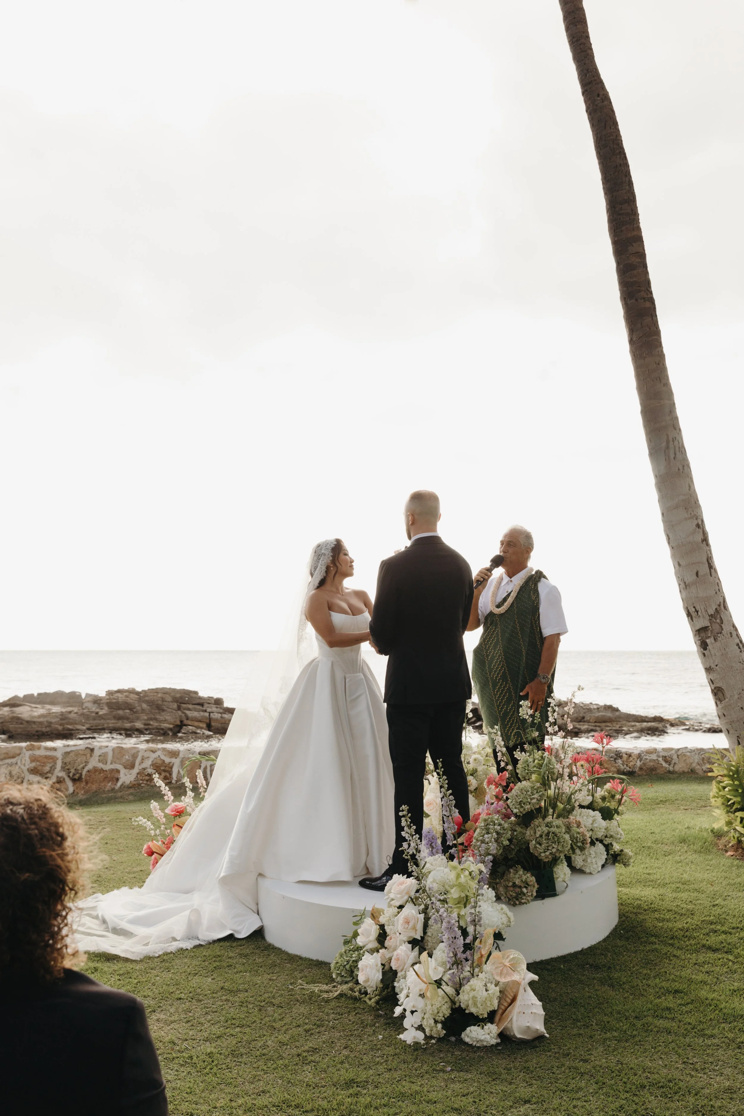 lanikuhonua-wedding-photographer-hawaii-keani-bakula-39.jpg