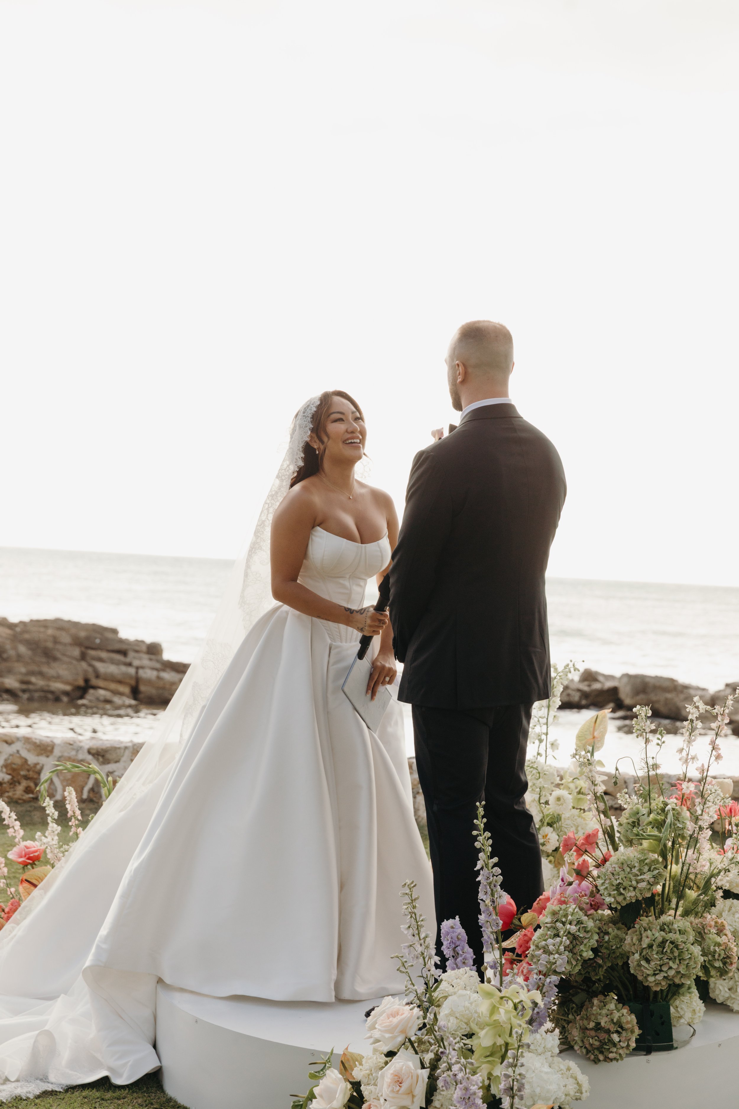 lanikuhonua-wedding-photographer-hawaii-keani-bakula-40.jpg