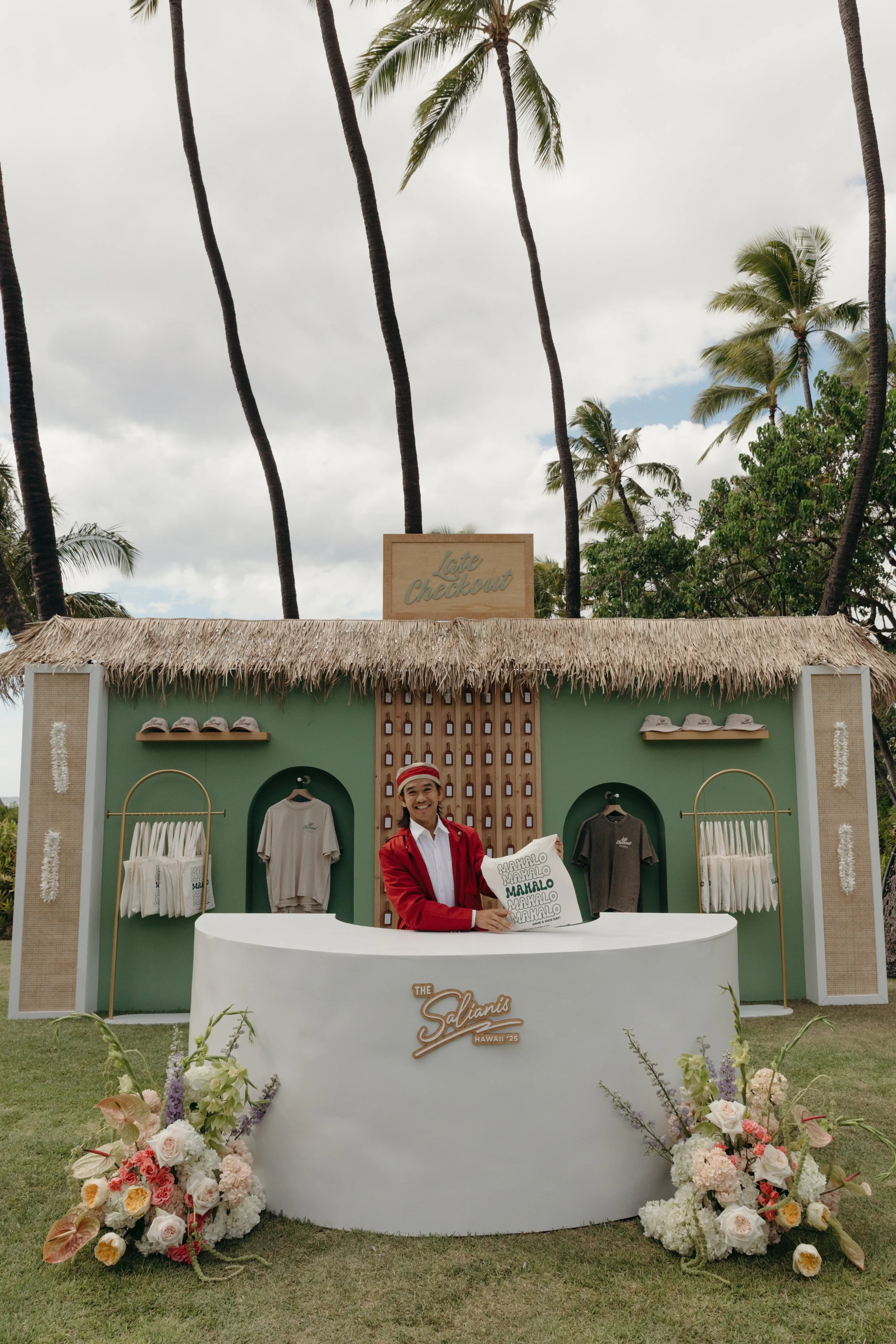 lanikuhonua-wedding-photographer-hawaii-keani-bakula-64.jpg