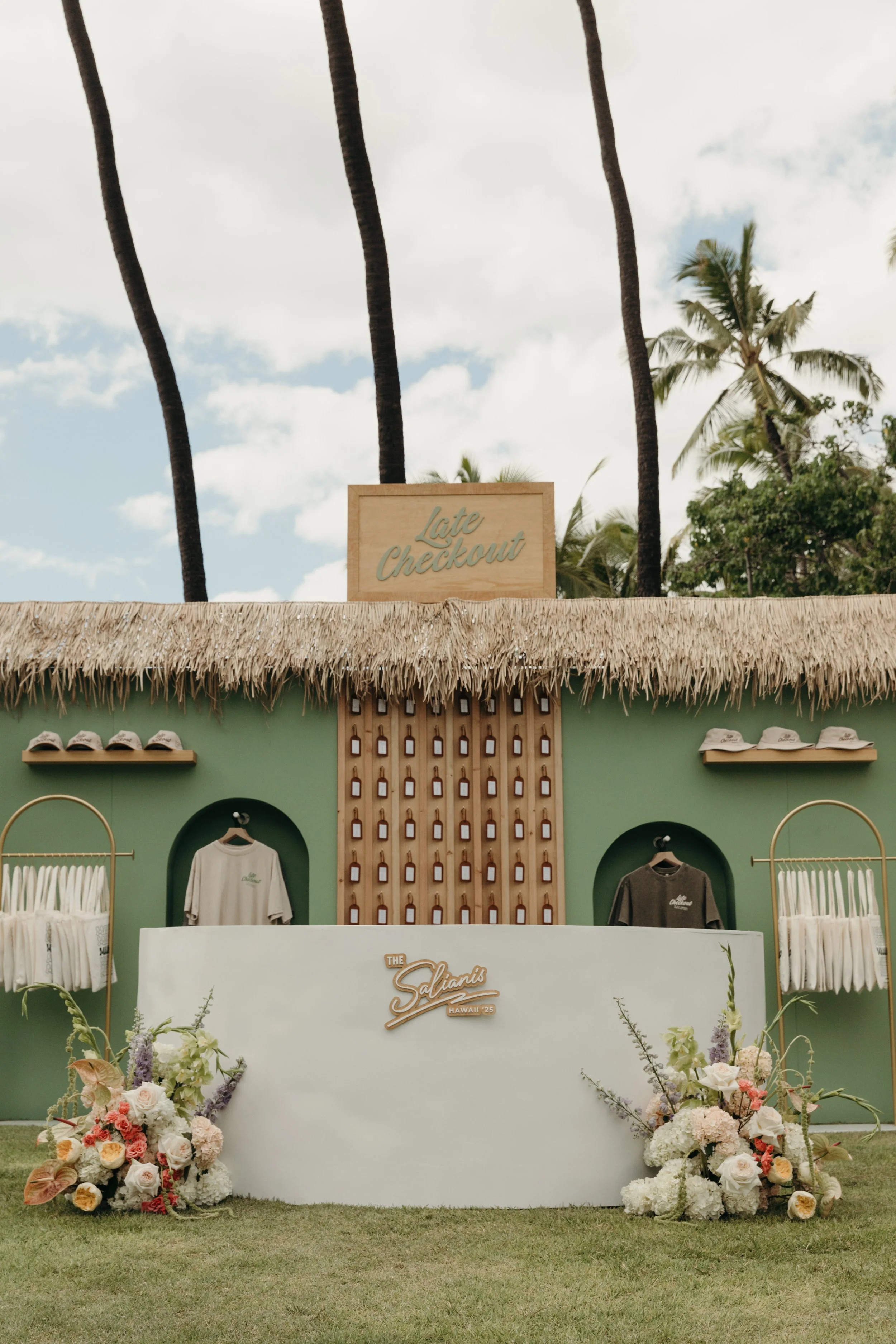 lanikuhonua-wedding-photographer-hawaii-keani-bakula-79.jpg