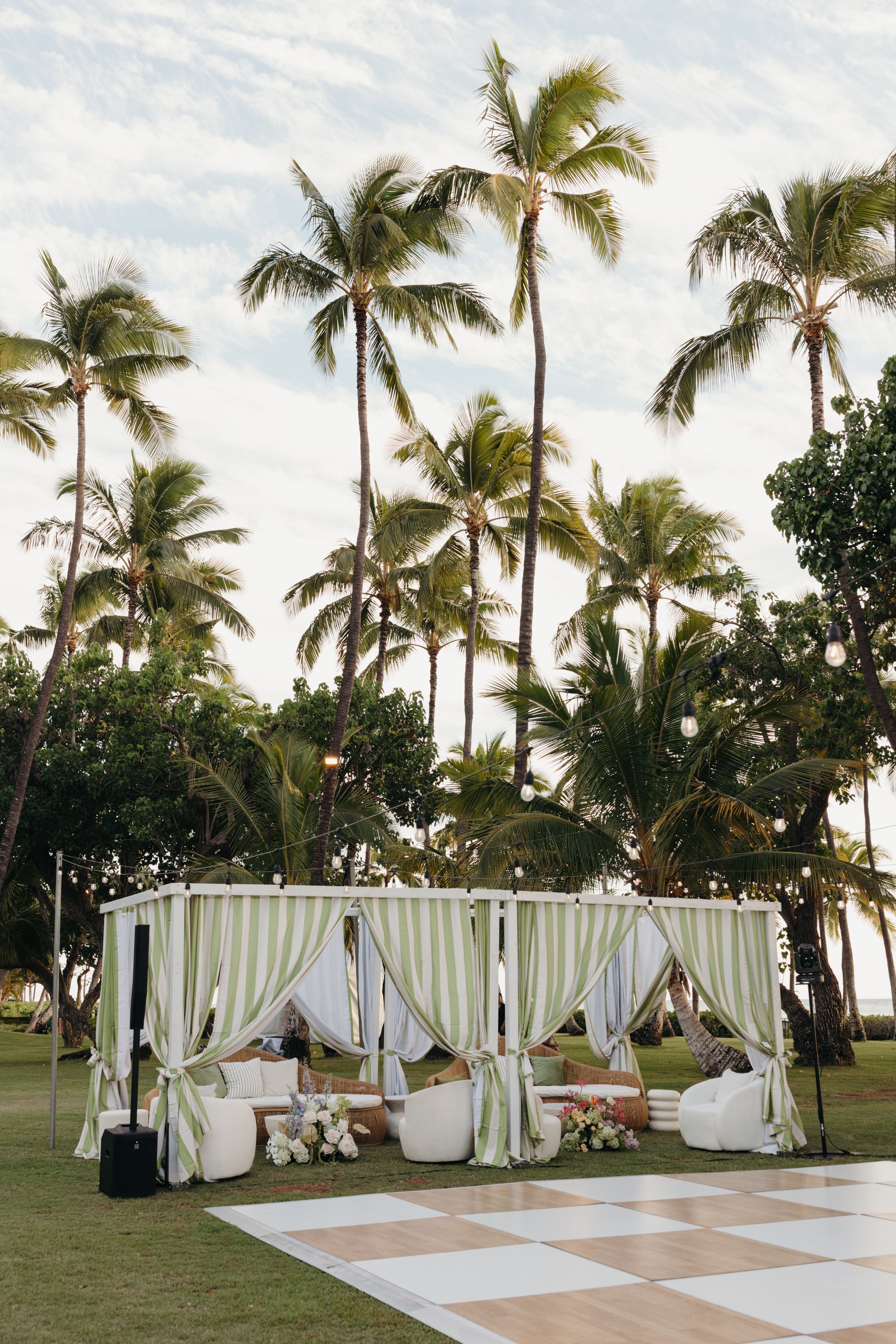 lanikuhonua-wedding-photographer-hawaii-keani-bakula-82.jpg