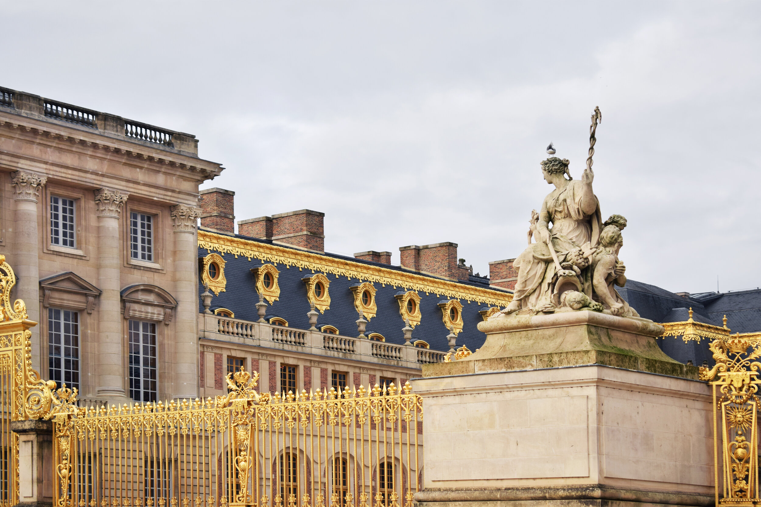Palace of Versailles Gate – K. Tablang.JPG