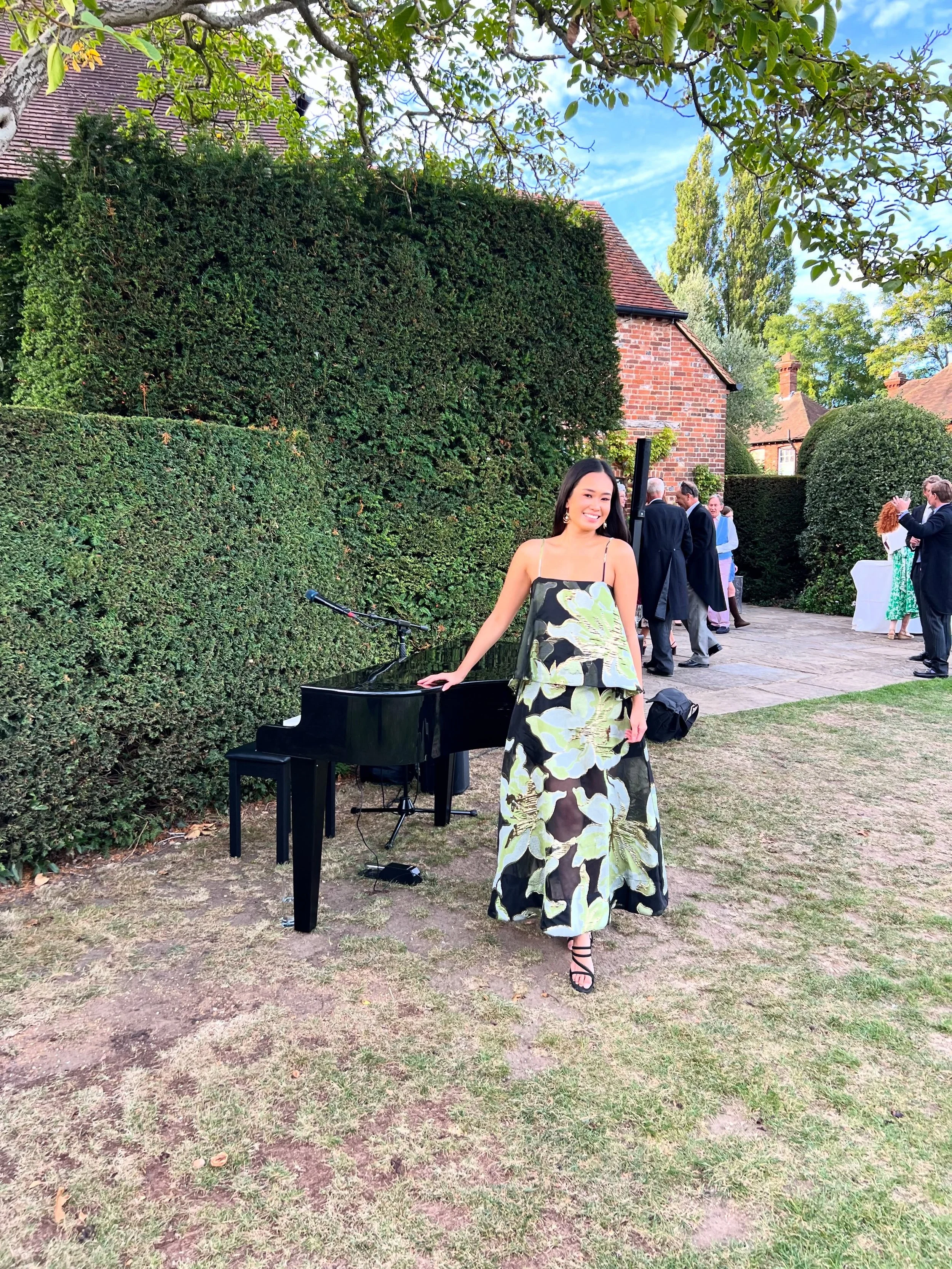 A sunny September day for A &amp; H today ☀️ 

A gorgeous couple with the most beautiful people surrounding them. I could hardly believe the huge applause after their signing song, so taken aback and humbled 🥹🤍

Love an all green mood board! 🍃 

V