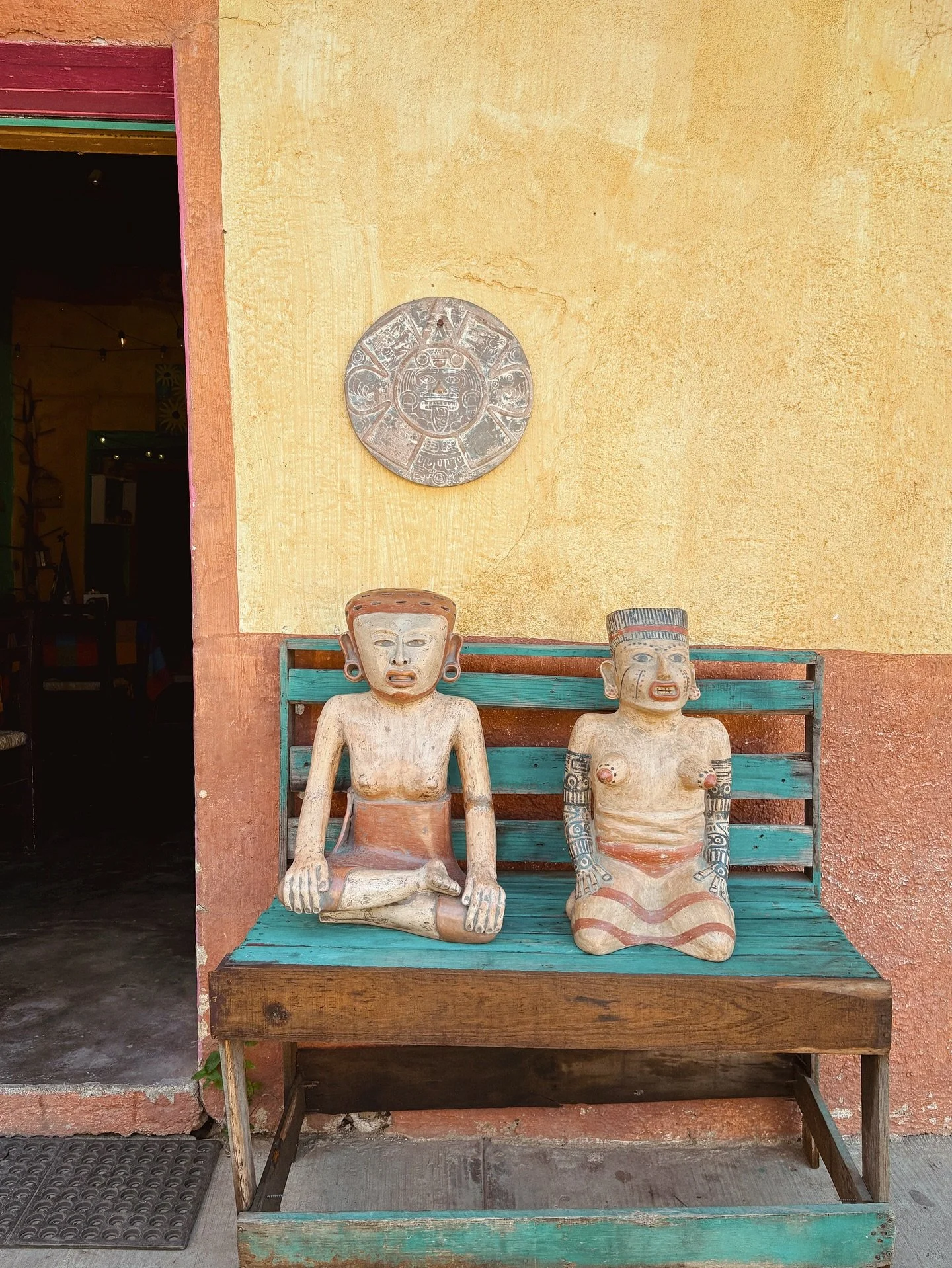 They fixed the road down to town this past week which means it only takes 20 minutes to get to the highway. Aramara and I zipped down for ice cream, car repairs, and a quick stop by our friend&rsquo;s ceramic art cafe, El Rinc&oacute;n de Lili. 🪴 @a
