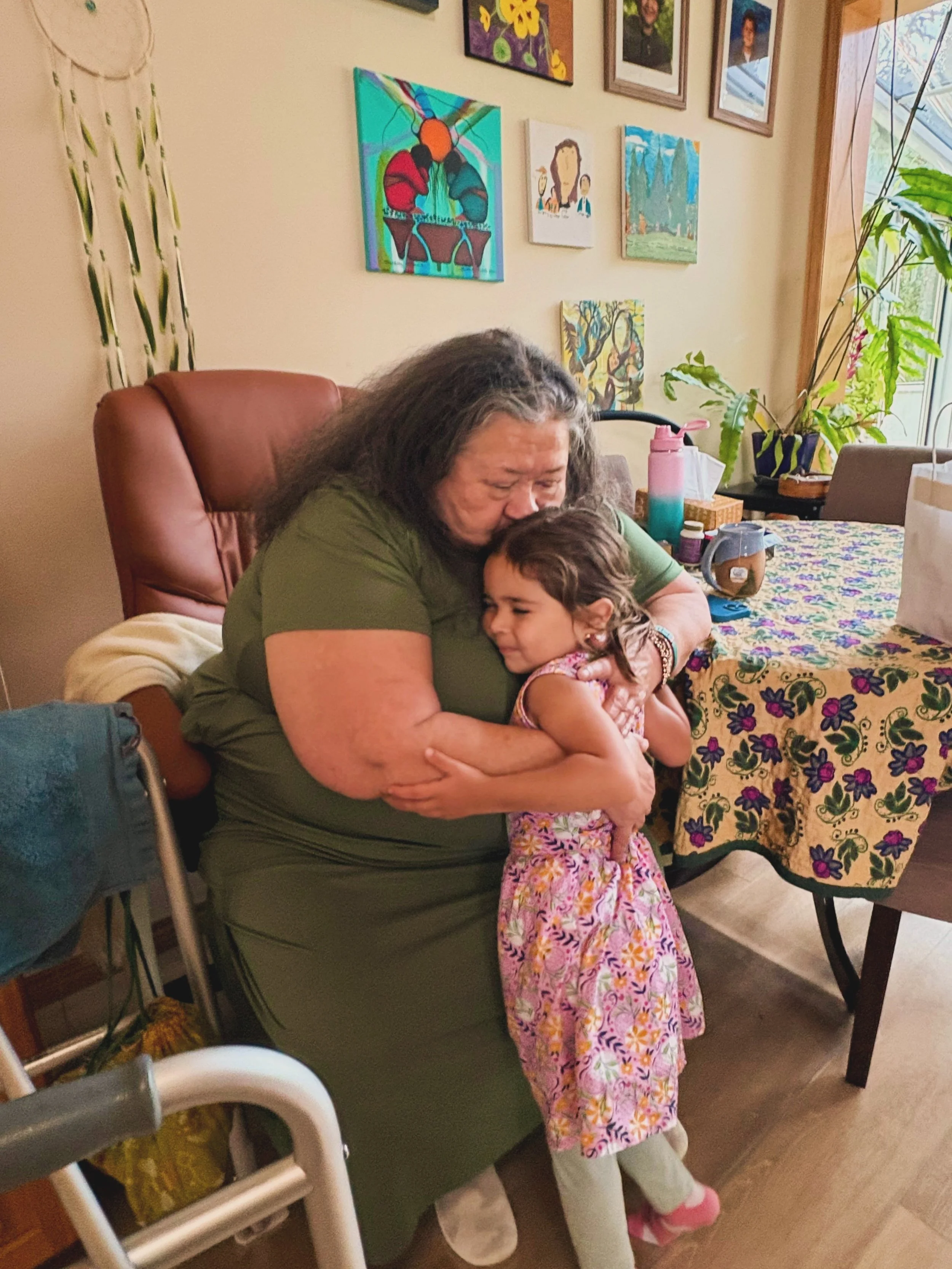 Today, in my hometown, Calgary, a legend was honoured. Yvonne Irene Jobin, crafter, sewer, knowledge keeper and Cree elder, was celebrated by her loved ones and @moonstonecree community after her passing a couple of weeks ago. 

Yvonne was the matria