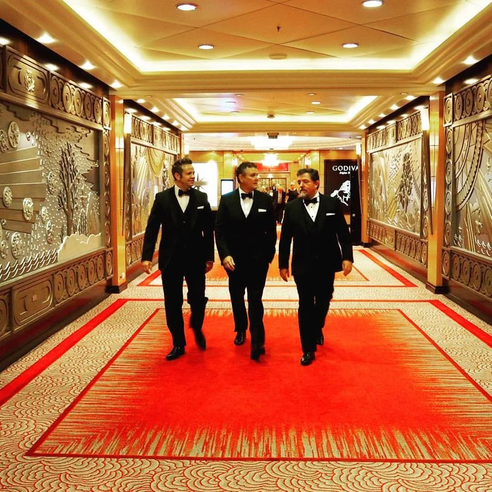 Tenori QM2 Walking.jpg