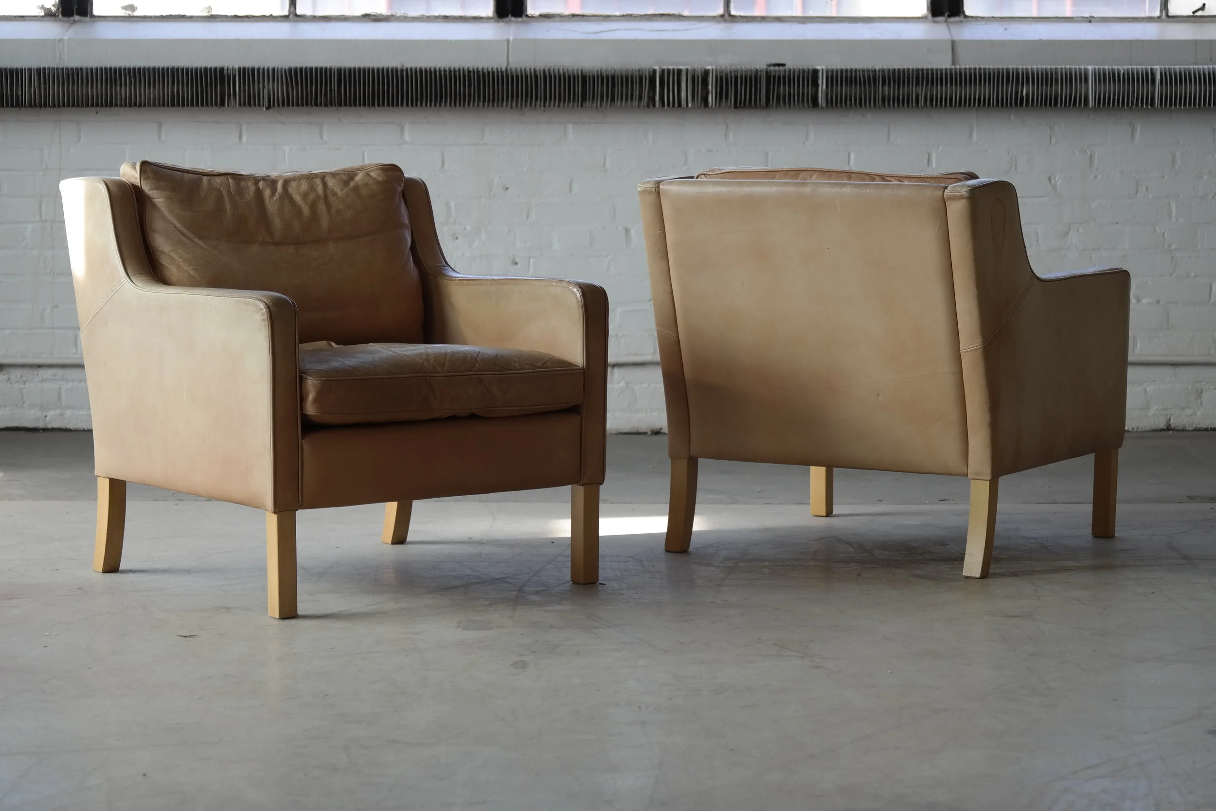 Pair of Lounge Chairs in Tan Leather Børge Mogensen Style Model 2321 by Stouby