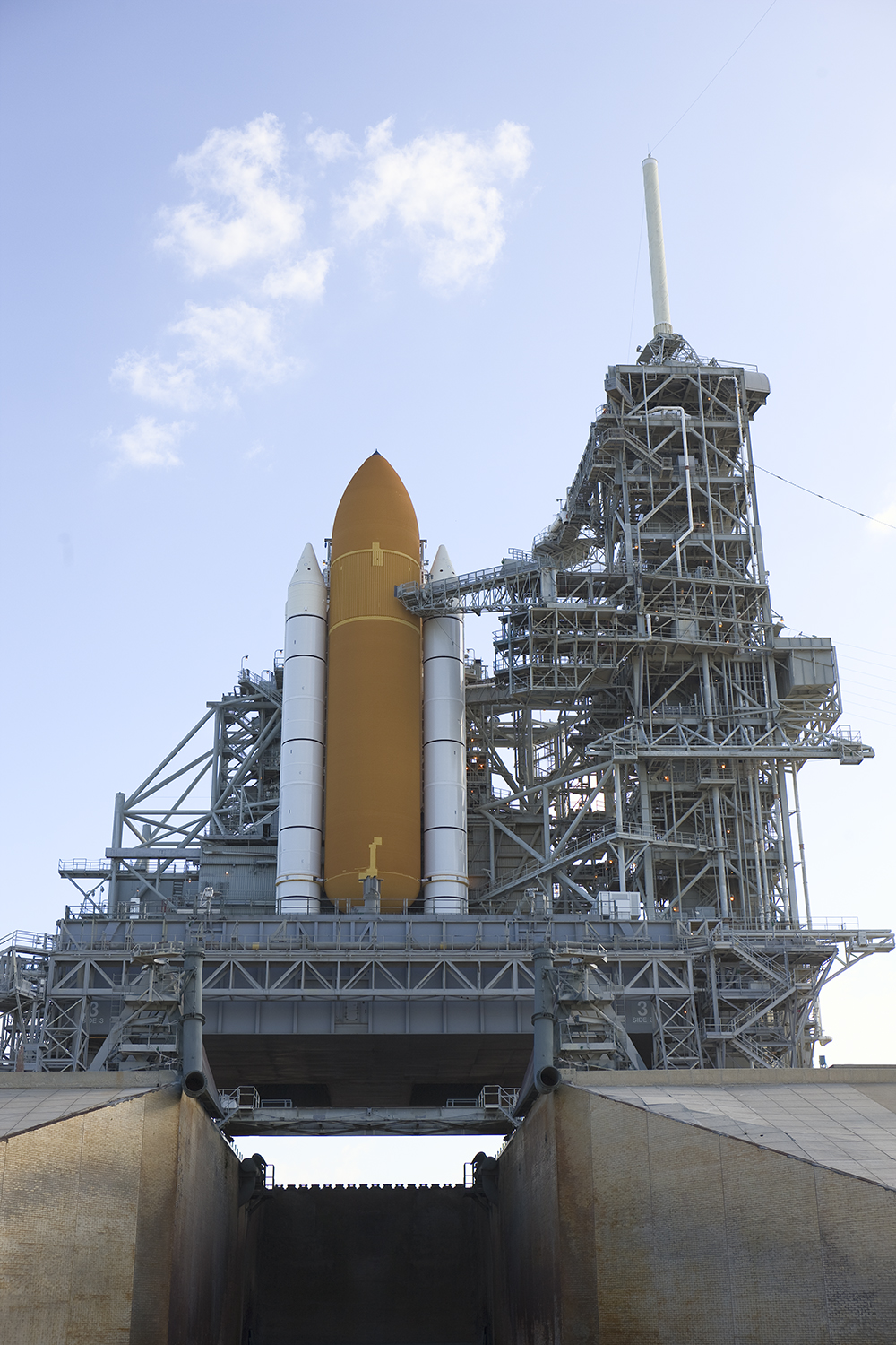 Space Shuttle Endeavour, STS-400, Pad 39B