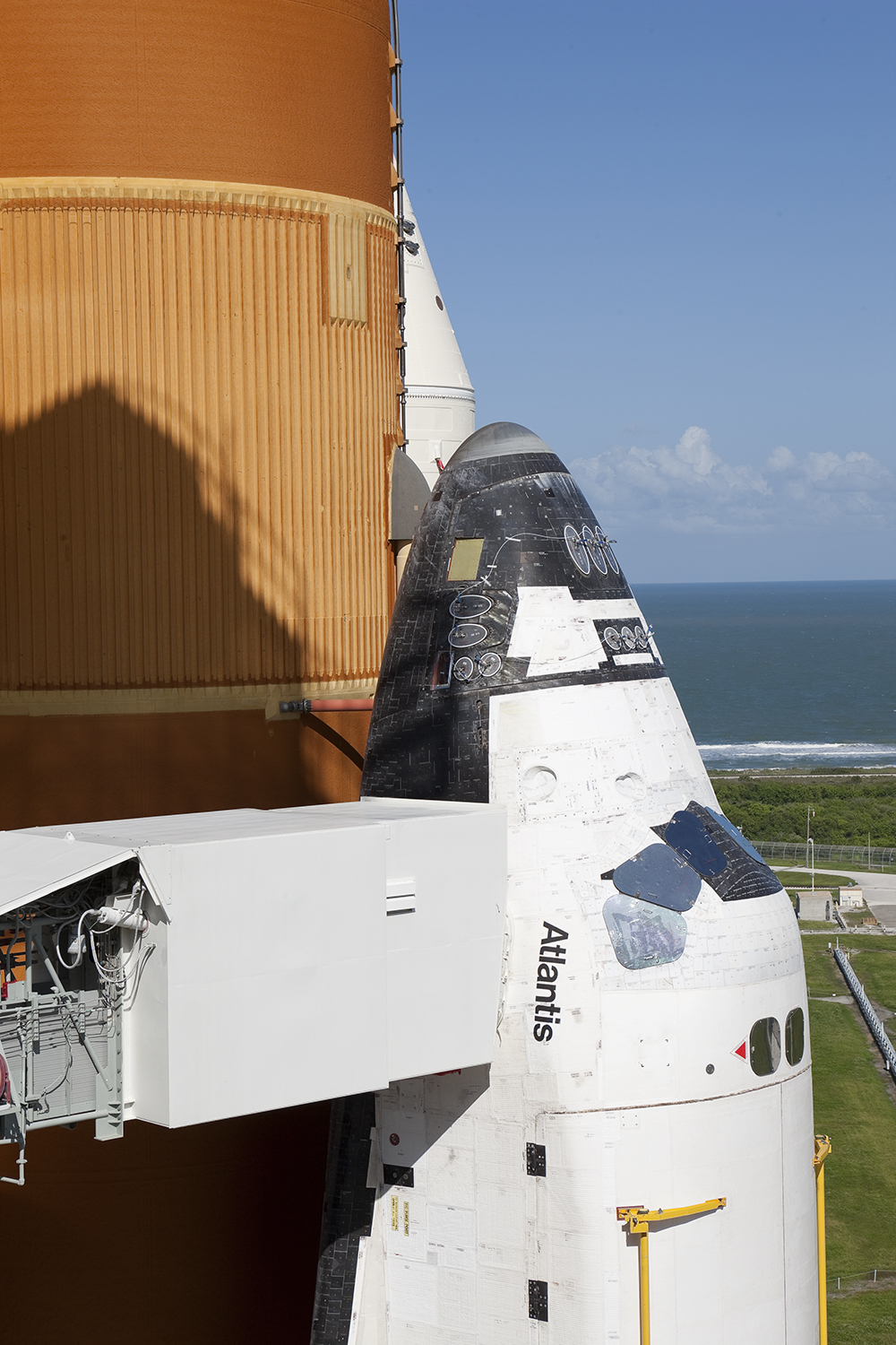 STS-125, White Room Exterior and Space Shuttle Atlantis, Pad 39A