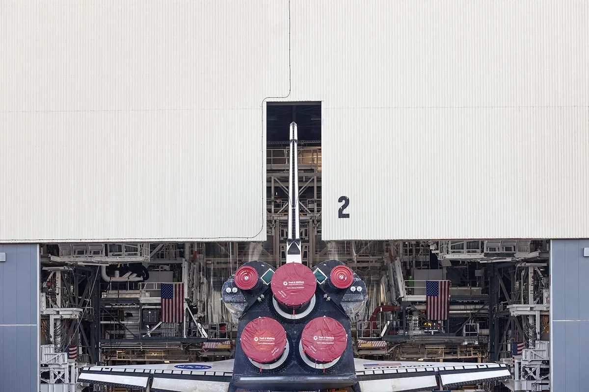 Endeavour Final Roll Over to VAB, STS-134
