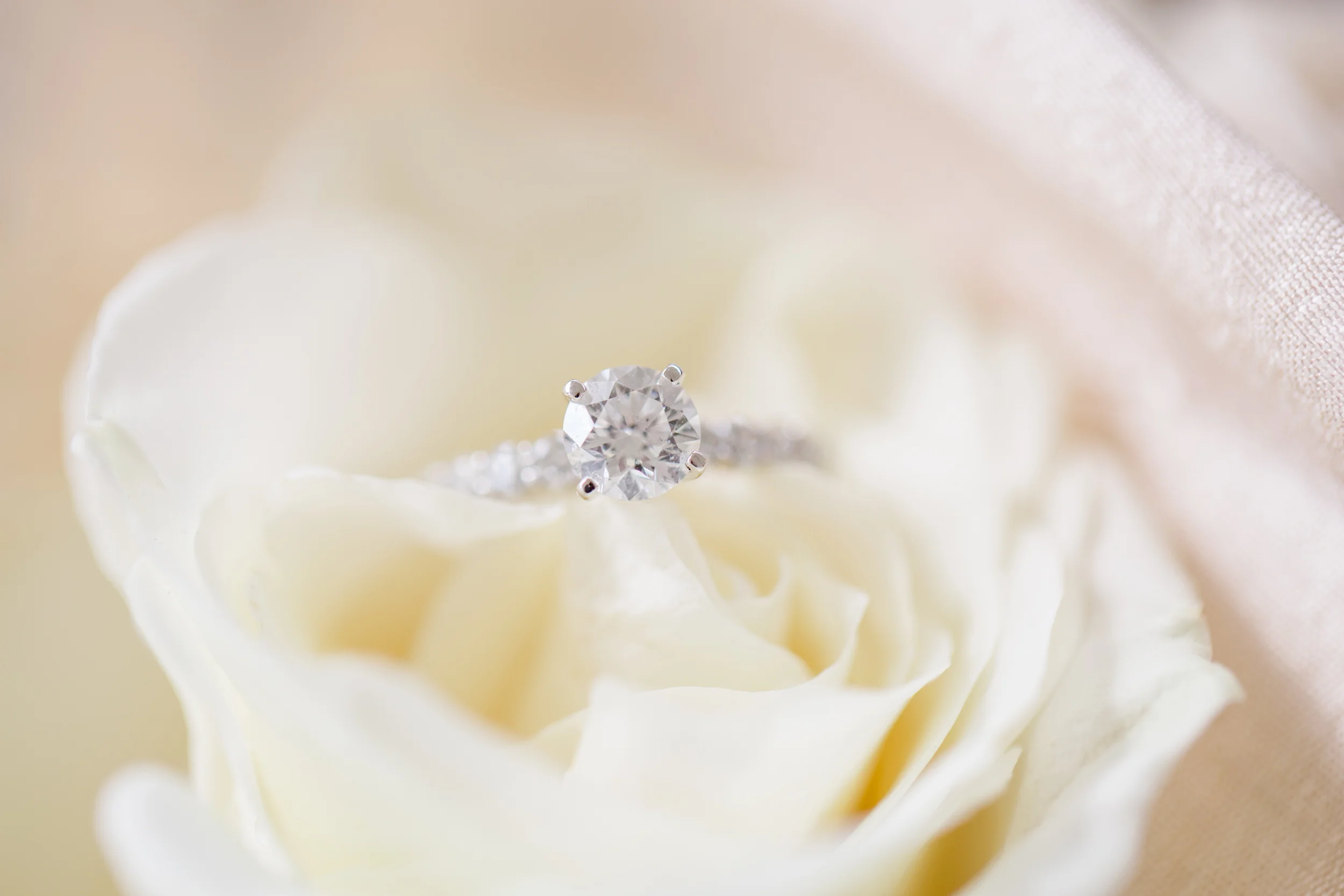 BOUDOIR SESSIONS | VALENTINE'S DAY