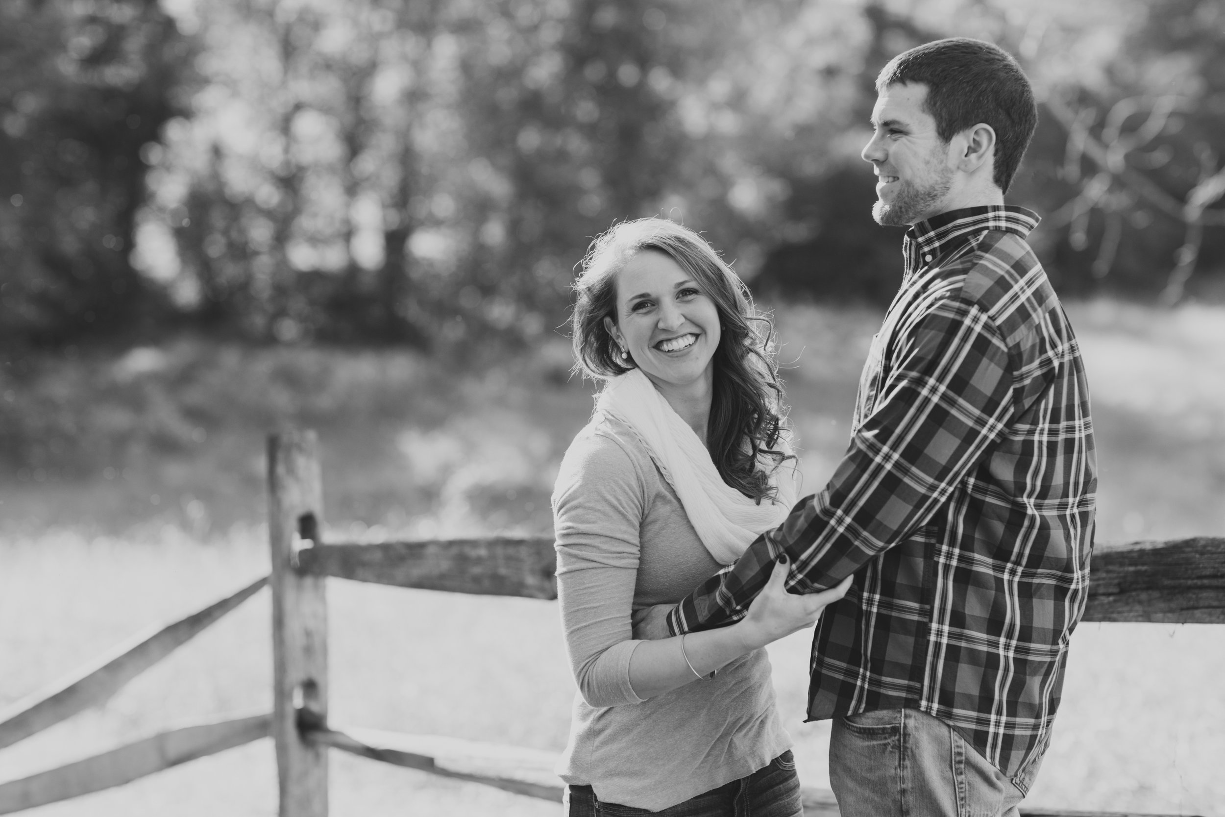 Valley Forge National Park Philly Scranton PA Fall Engagement Session Photos_JDP-4.jpg