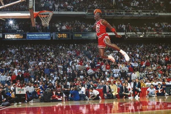 Michael Jordan wearing the Jordan III ( Source )