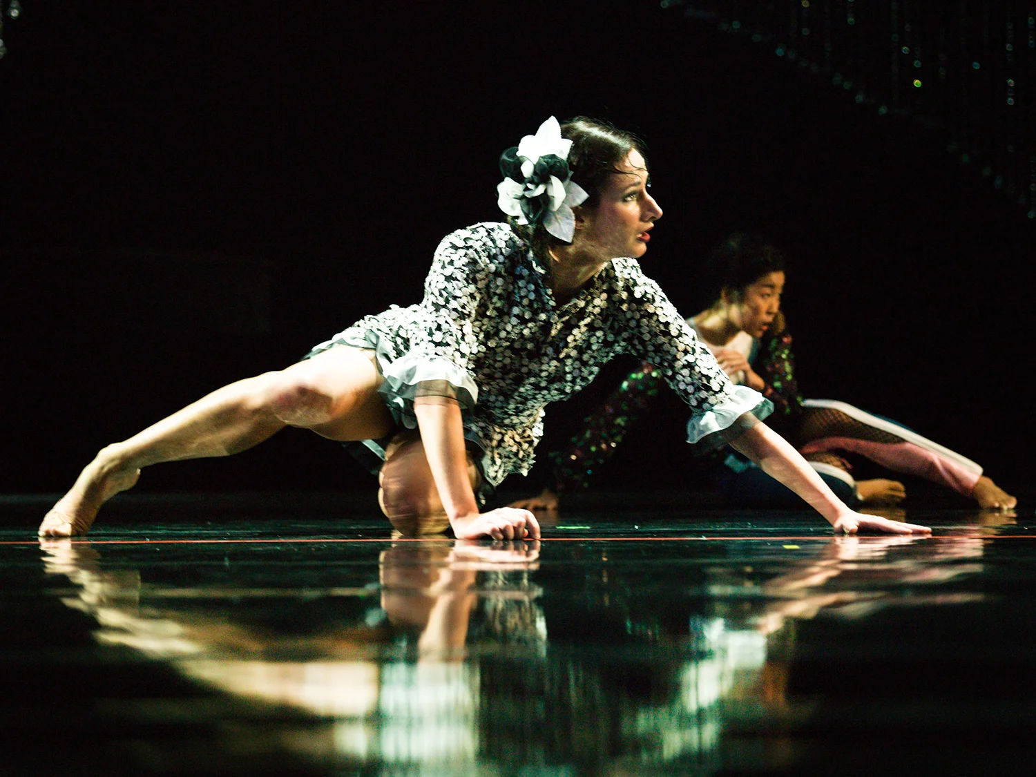  MUSIC FOR A WHILE  Artistic Direction  Mei Hong Lin  Dramaturgie  Katharina John  