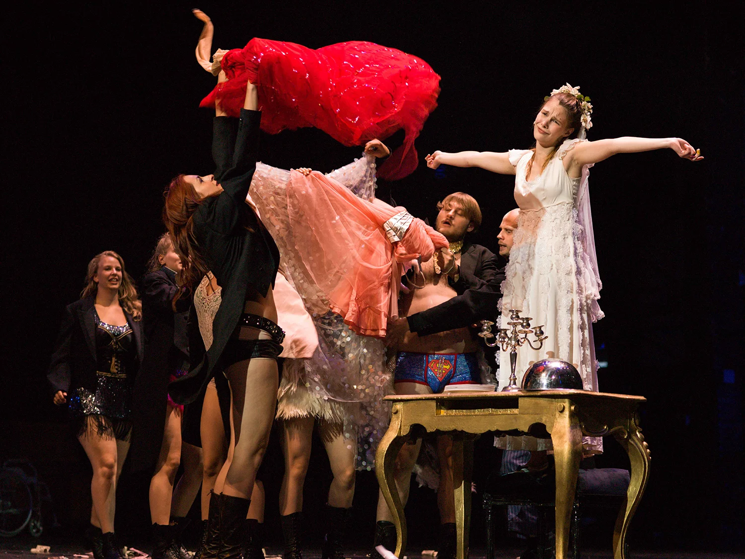 THE THREEPENNY OPERA Directed By Thorleifur Örn Arnarsson