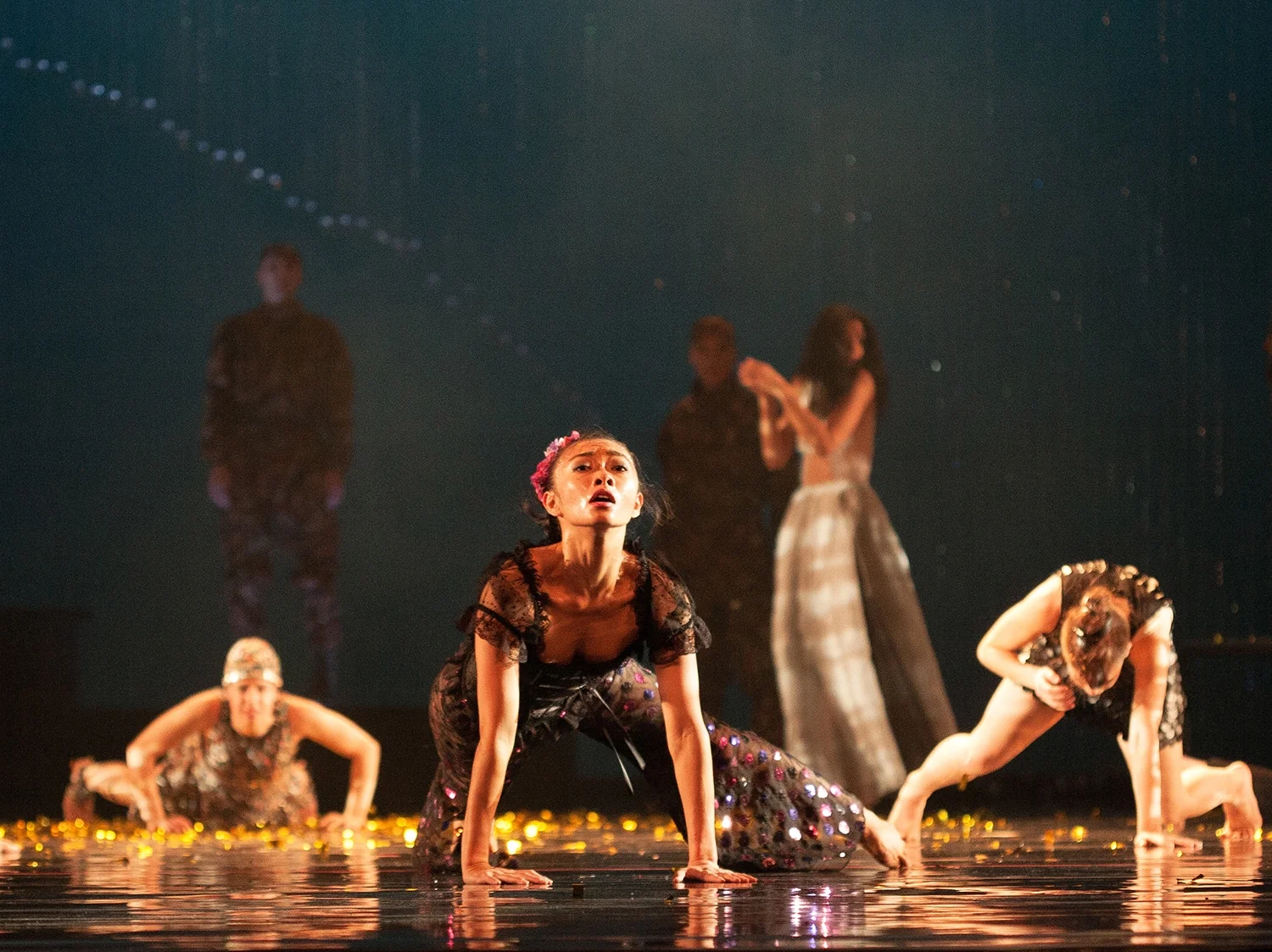  MUSIC FOR A WHILE  Choreografie-  Mei Hong Lin  Dramaturgie - Katharina John  