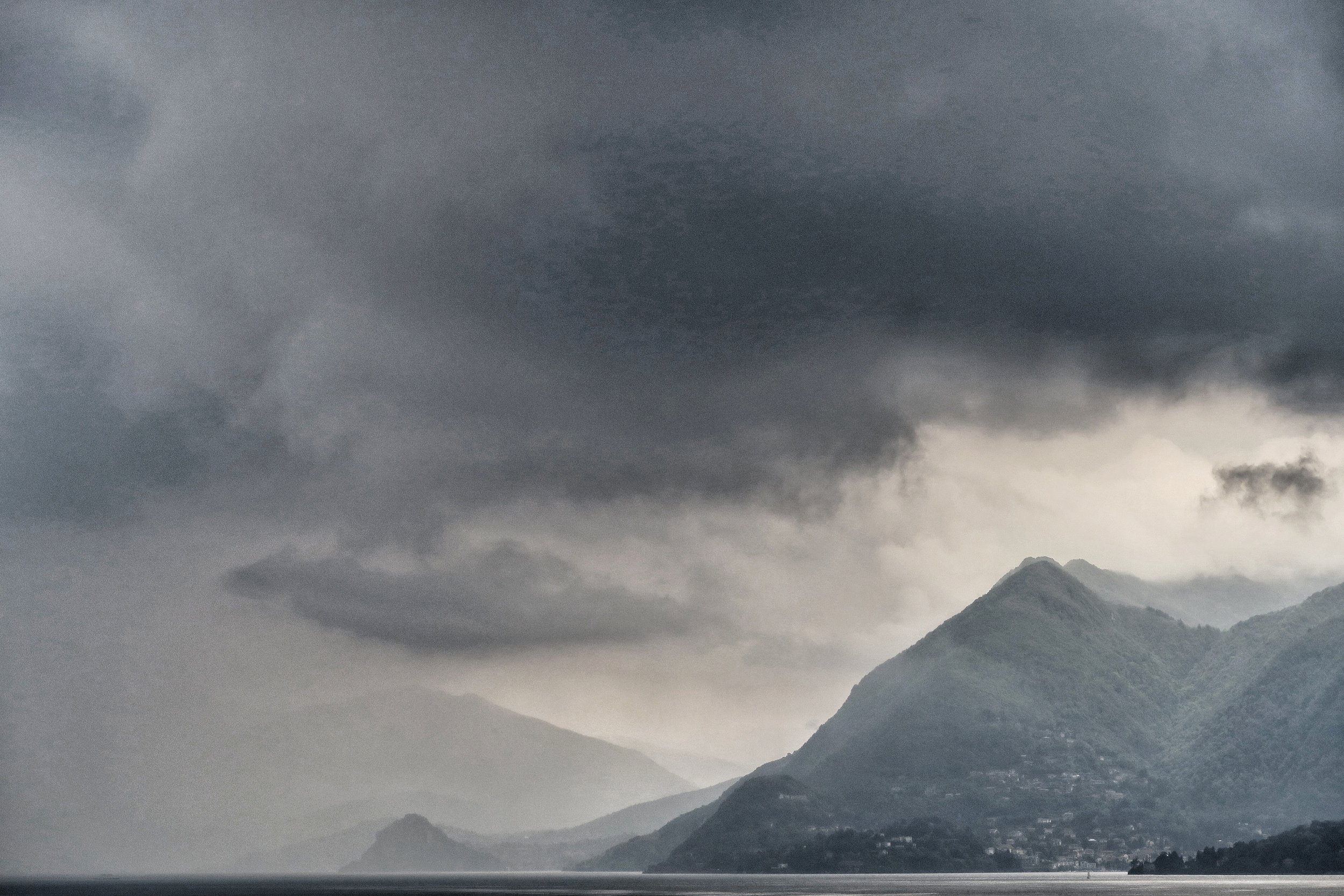 Morning cloud at Laveno