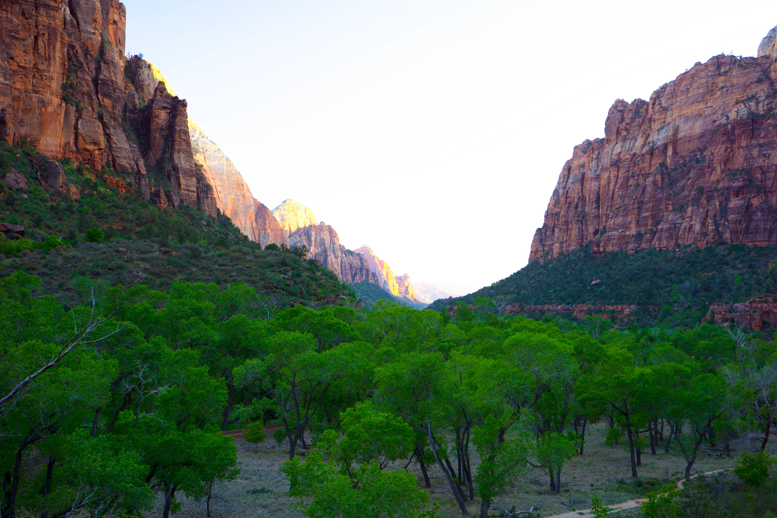 View on the way to emerald pools