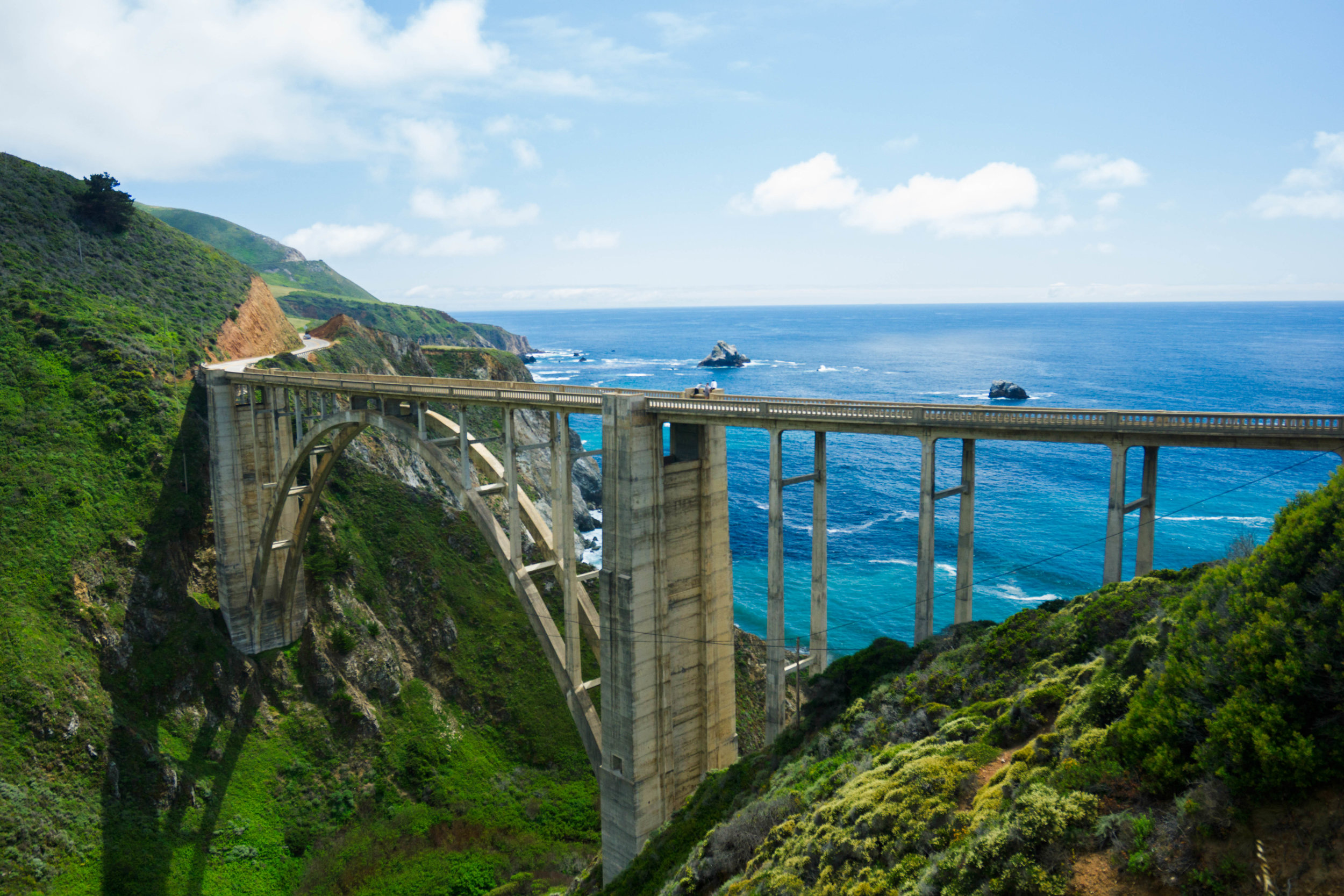 At 260 ft high, 700 ft long & with access by a turnout; its easy to see why Bixby Bridge attracts hoards of eager onlookers.