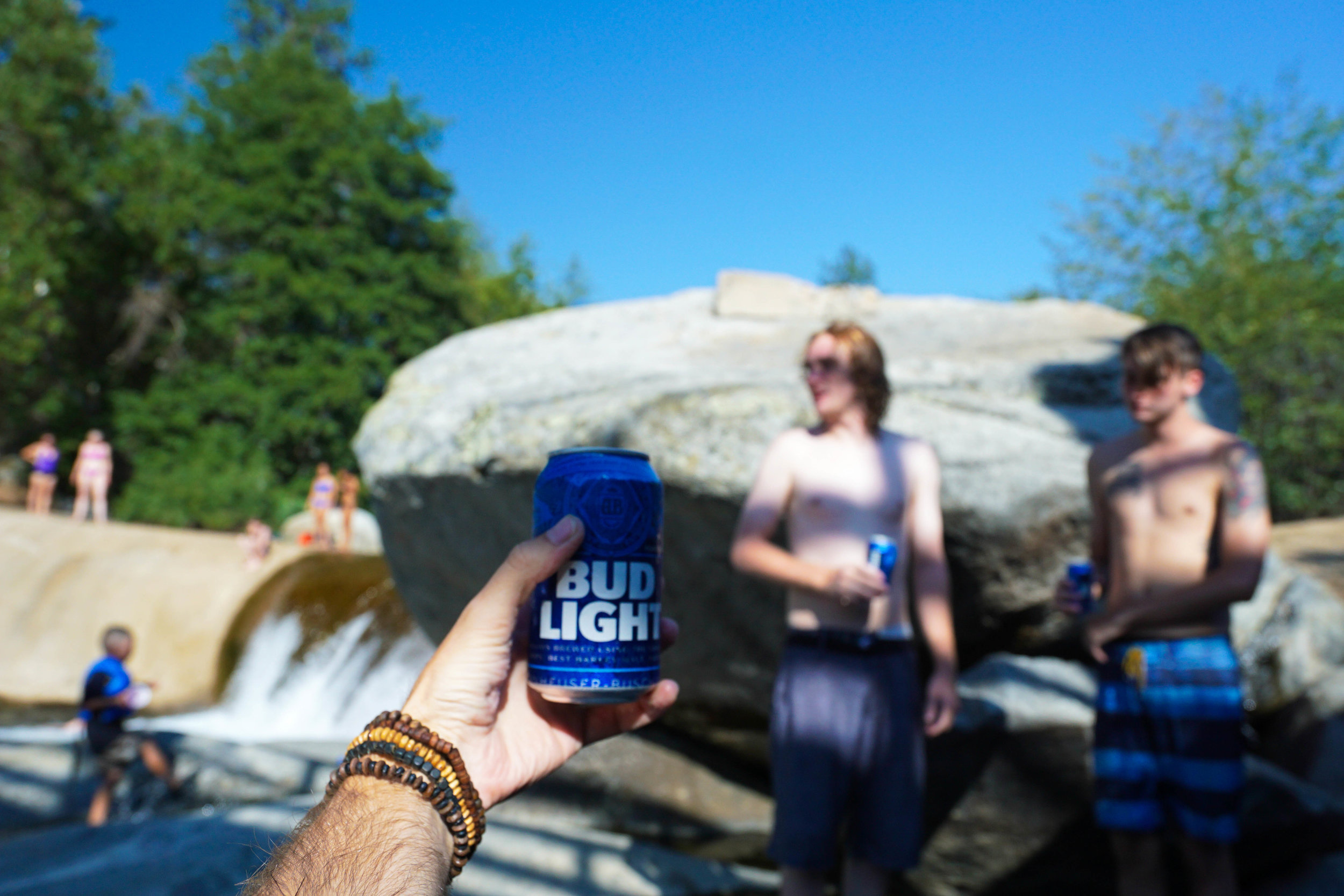 Helped a couple dudes carry their cooler & ended up with some free brew for the crew. Score!