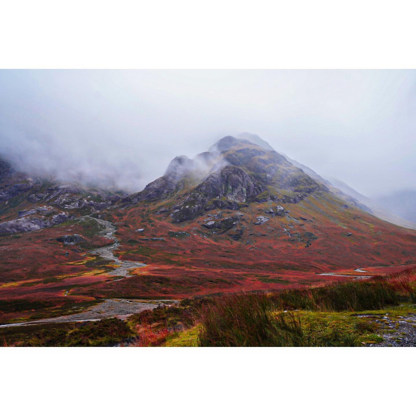 Thankful I had the opportunity to experience this place! 🍁🏴󠁧󠁢󠁳󠁣󠁴󠁿

#scotlandlover #scotland #scotlandshots #scotlandsbeauty #glencoe #foggymorning #fog #naturephotography #hikingadventures #scottishhighlands #hiddenscotland