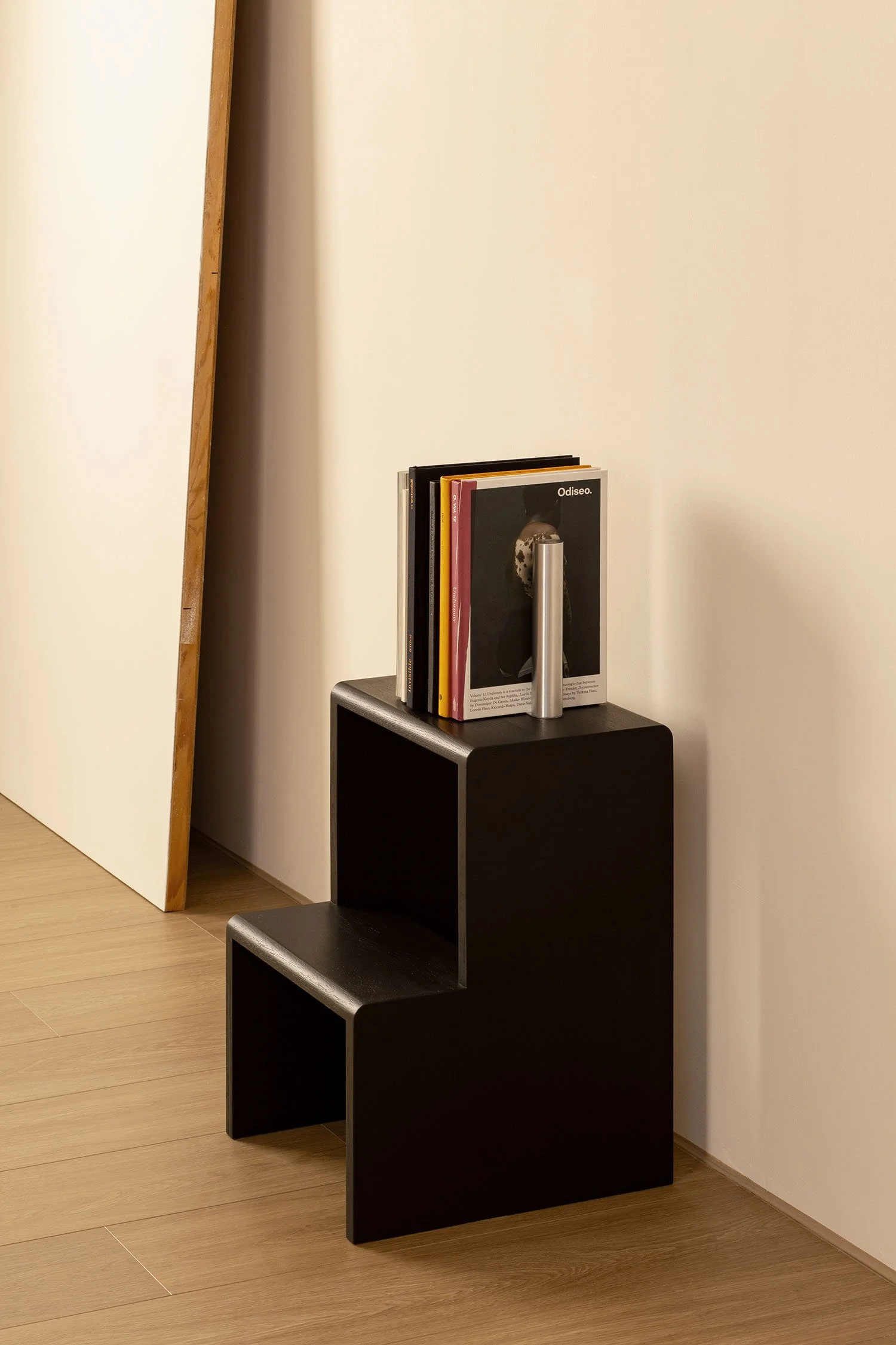 Slim Bookend aluminium ©Esaila-5189.jpg