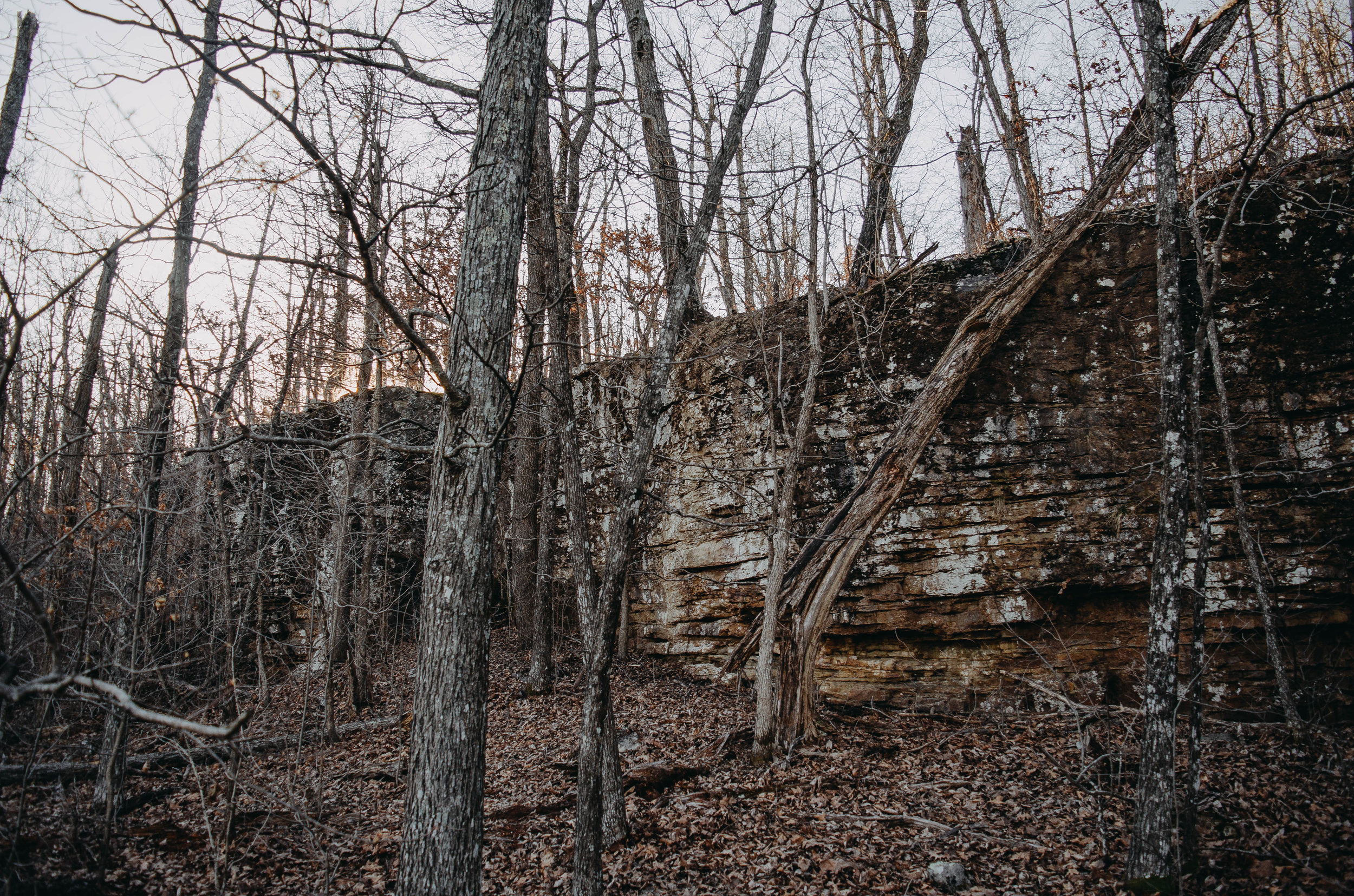 The path follows eastward along the small cap-rock bluff