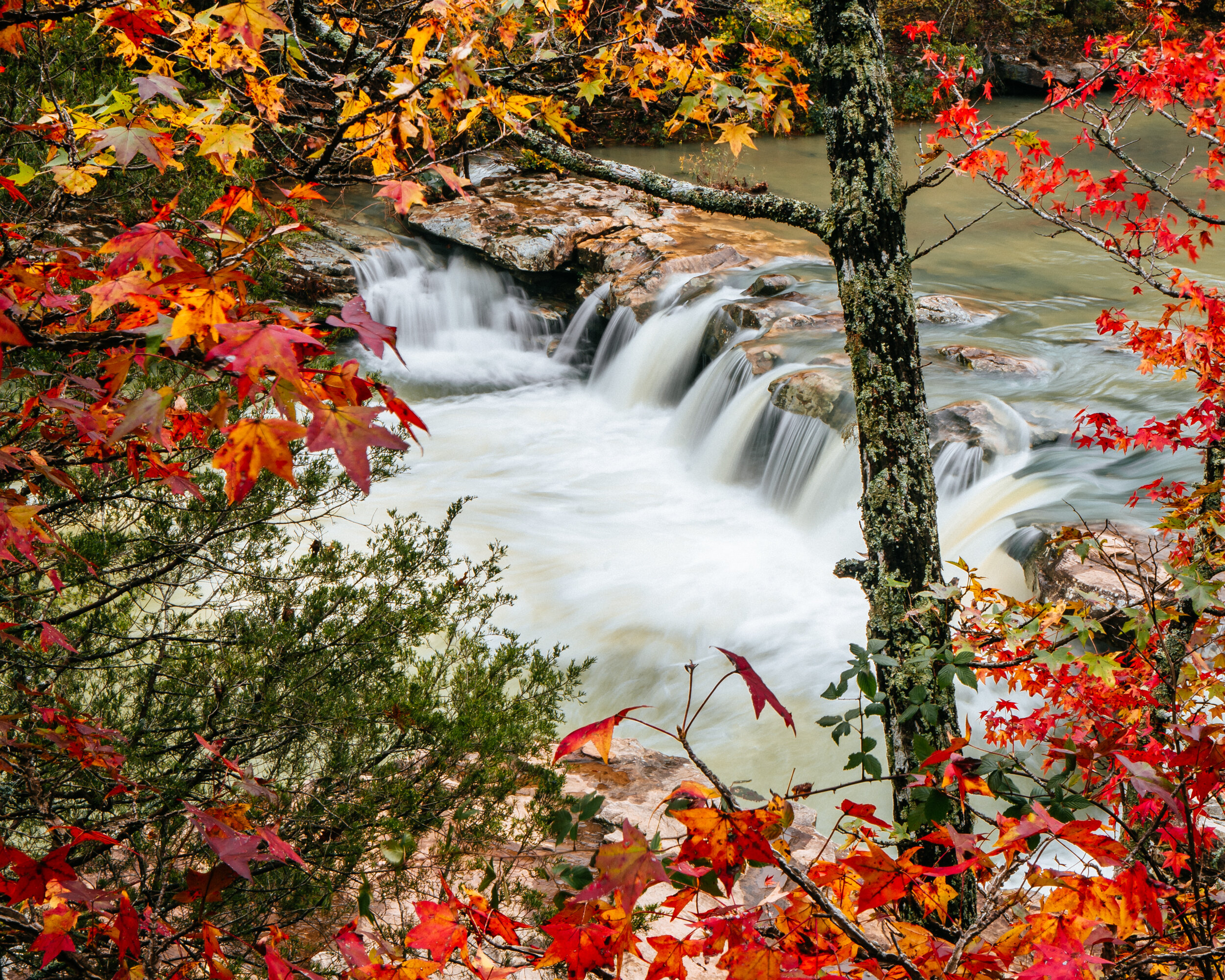 KINGS RIVER FALLS AUTUMN