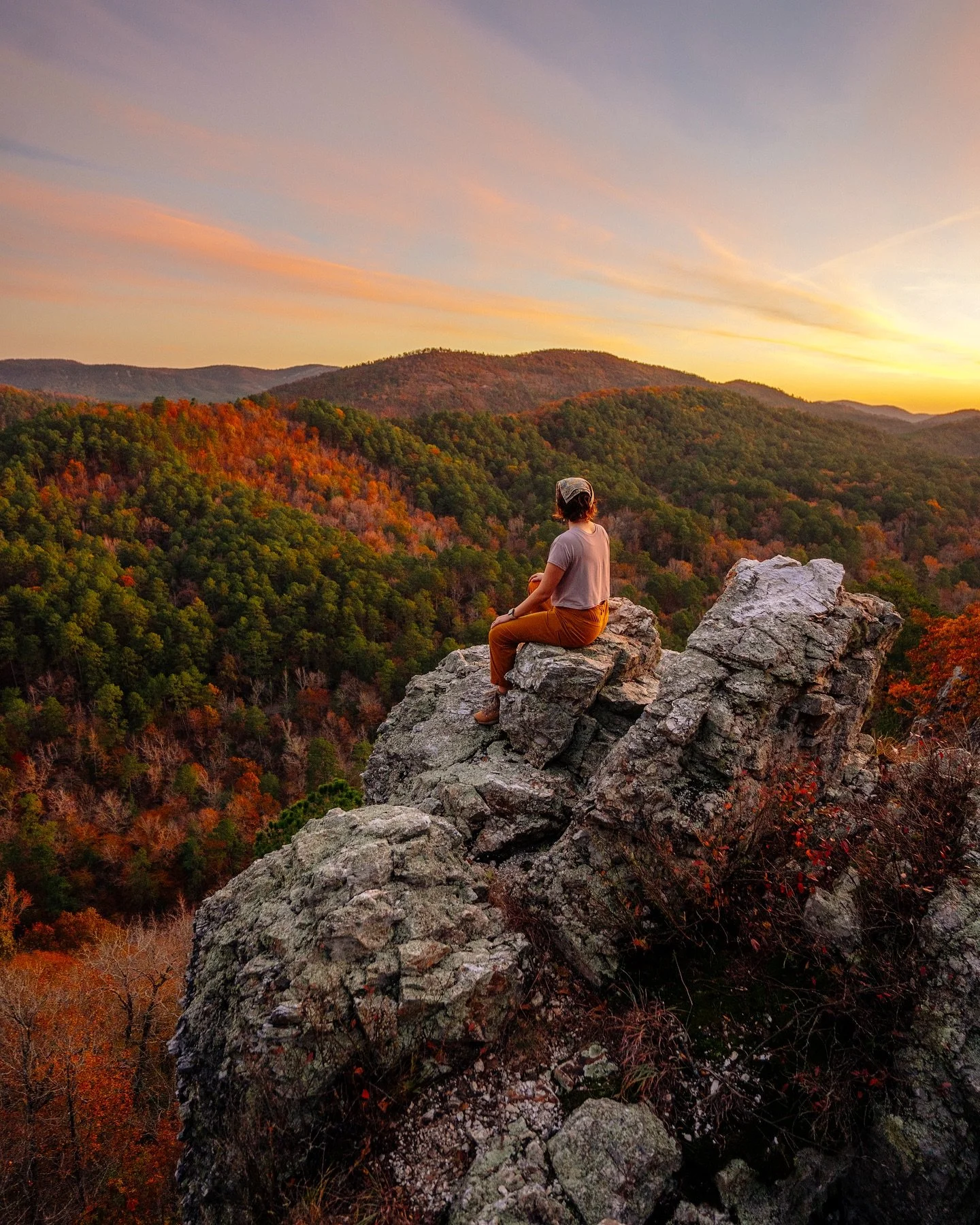 Fall is peaking in the Ouachita Mountains 🍁 We just got back from a whirlwind leaf-peeping trip through the area, and it was incredible, but it won&rsquo;t last long! We&rsquo;d highly recommend visiting the Albert Pike Recreational Area for its mil