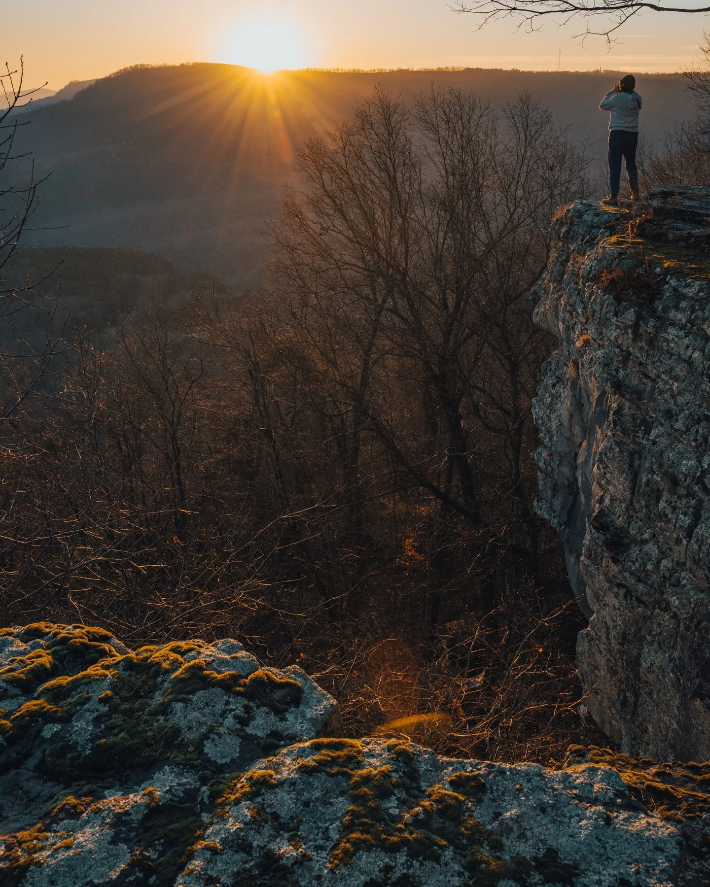 A few scenes from sunrise this morning from the Roundtop Mountain trail overlooking Jasper, Arkansas ☀️
