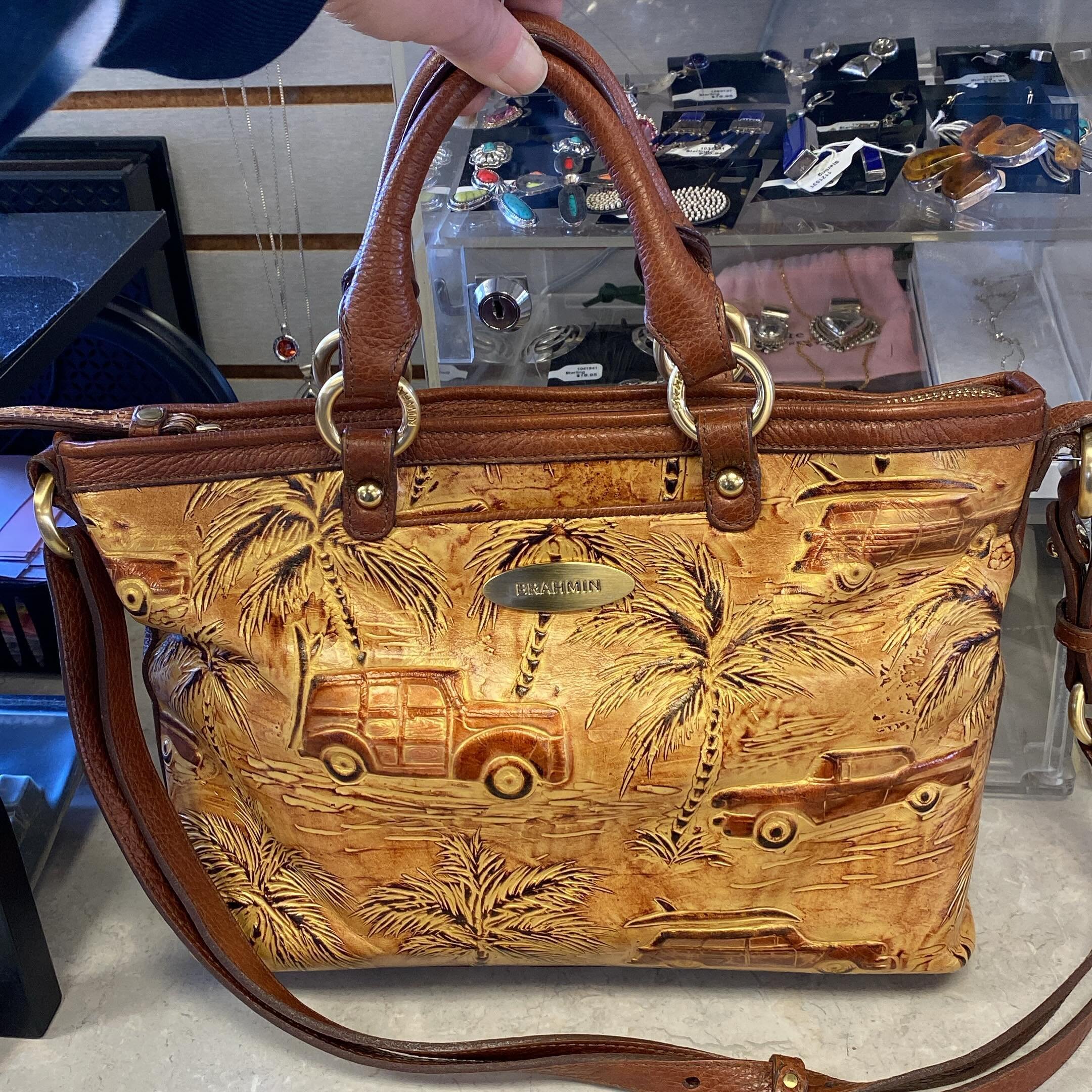 How unique is this Brahmin??? 💖💖💖 $149.95! 🔥🔥🔥