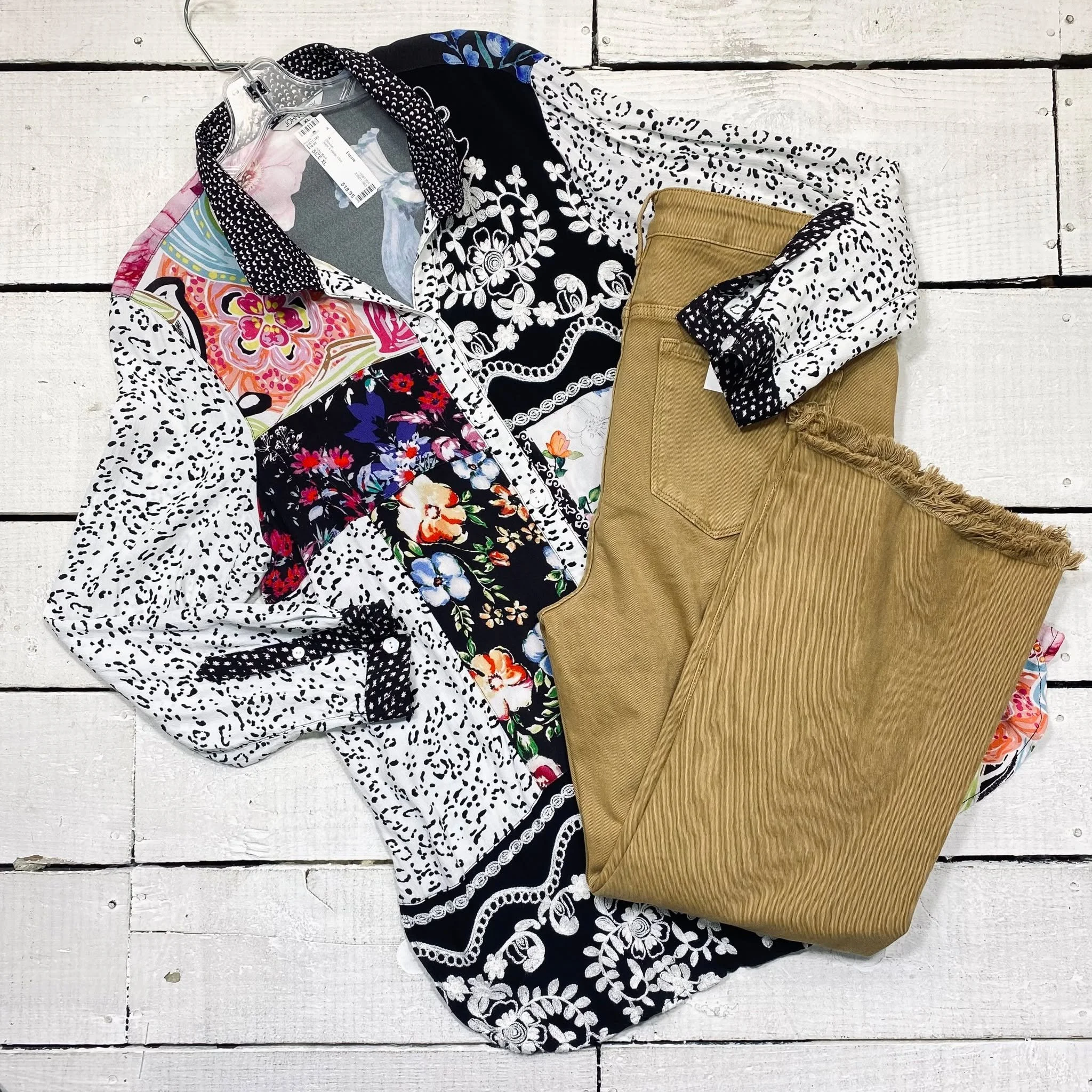 John Mark Blouse Size XL, $18.95
Risen Jeans Size 16, $15.95