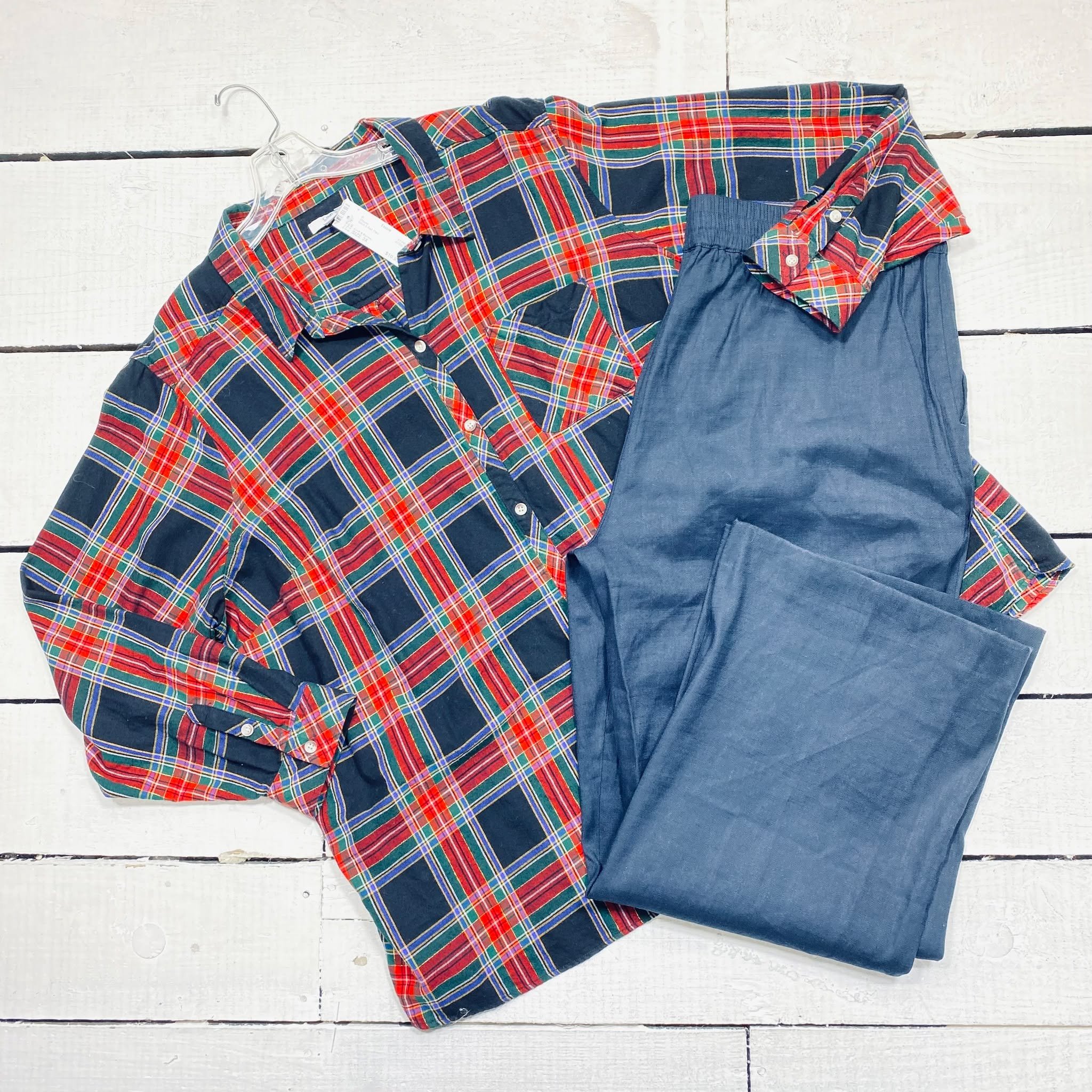 Croft &amp; Barrow Blouse Size 3X, $10.95
Cabi Pants Size 16, $28.95