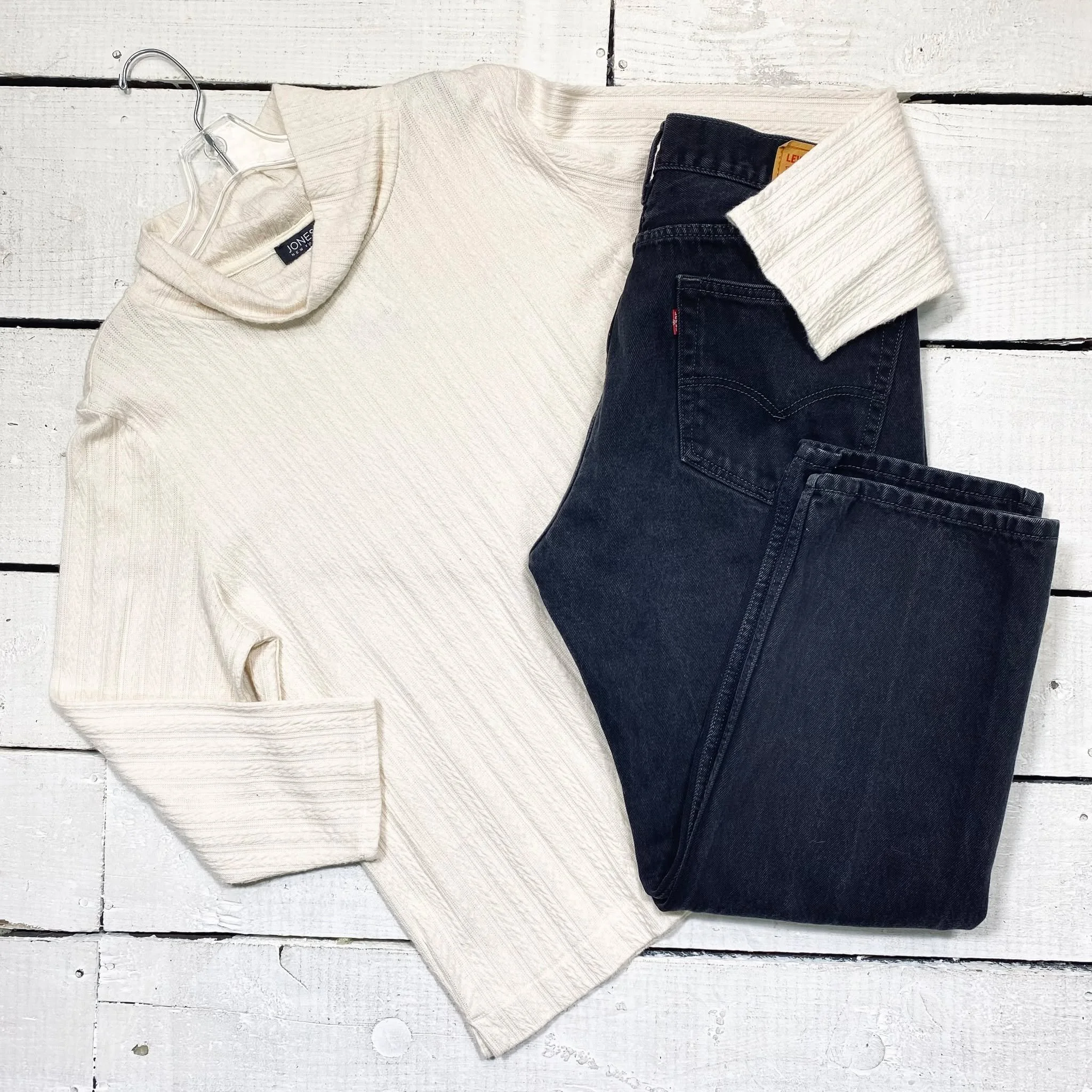 Jones New York Top Size XL, $12.95
Levis Jeans Size 14, $12.95