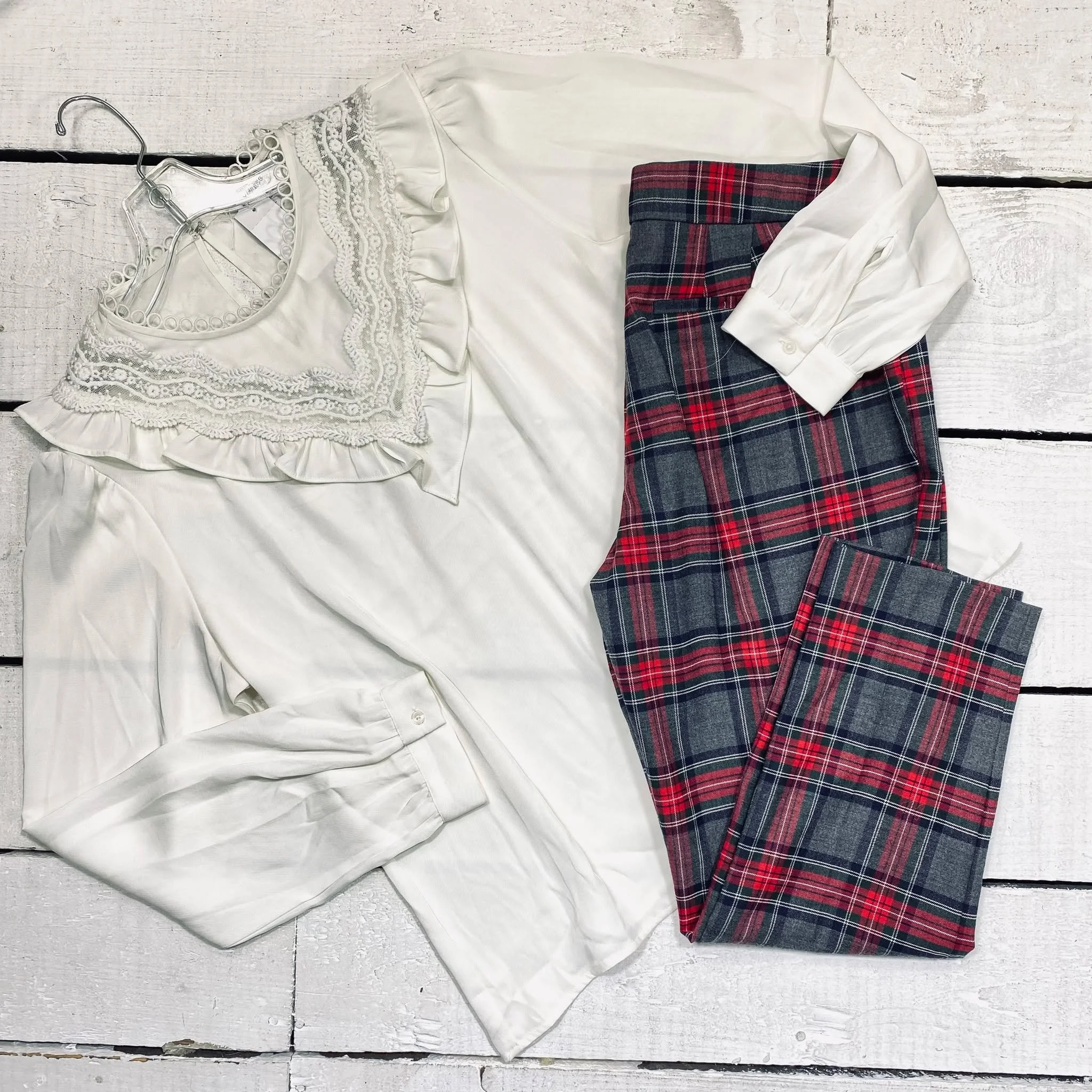 Express Top Size L, $18.95
Talbots Pants Size 10P, $15.95