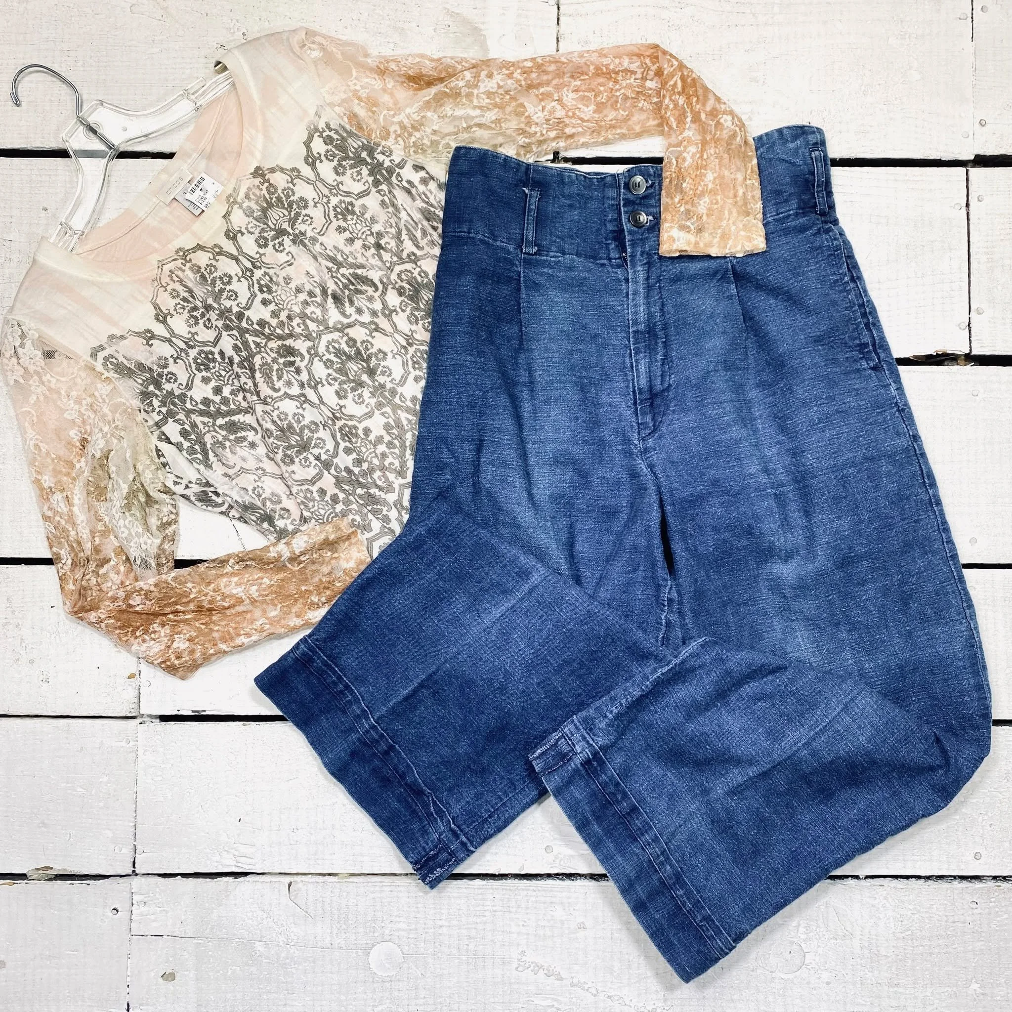 Chicos Top Size M, $12.95
KIKIT Jeans Size 8, $15.95