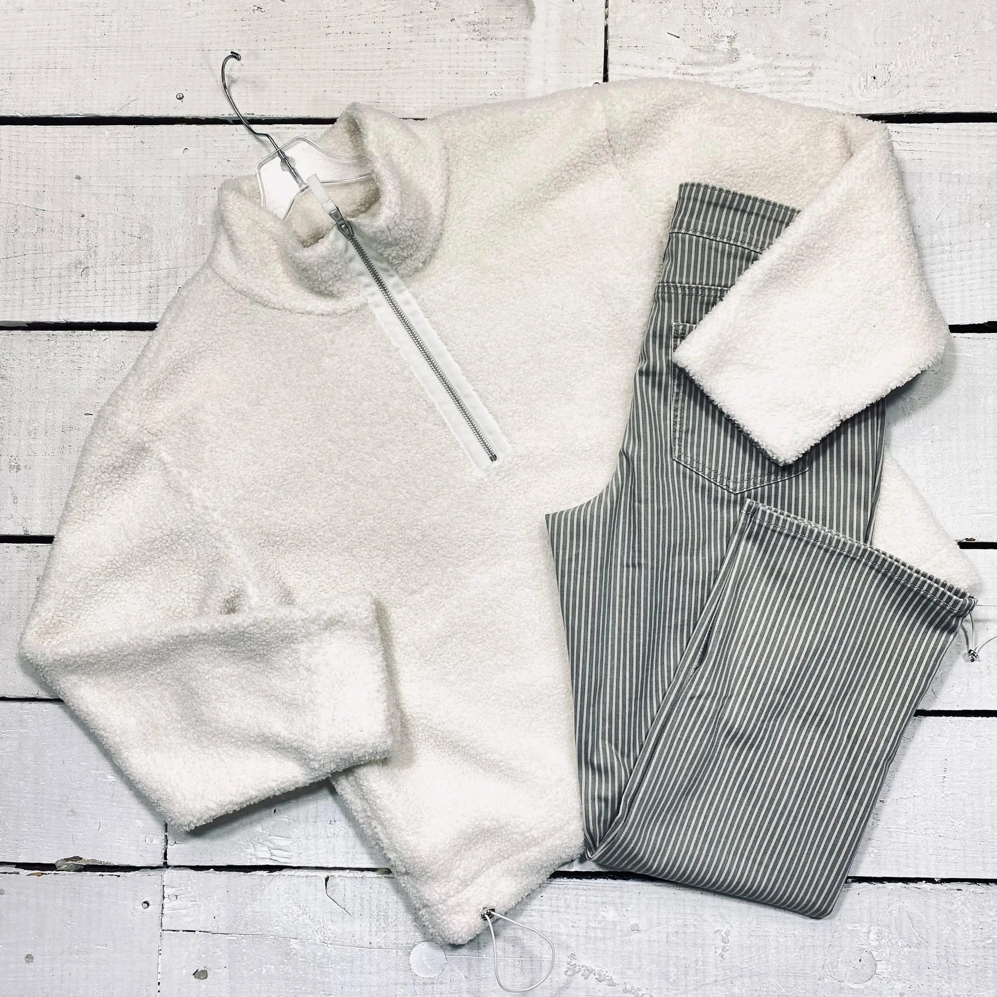 Tommy Bahama Top Size L, $30.95
NYDJeans Pants Size 6, $15.95