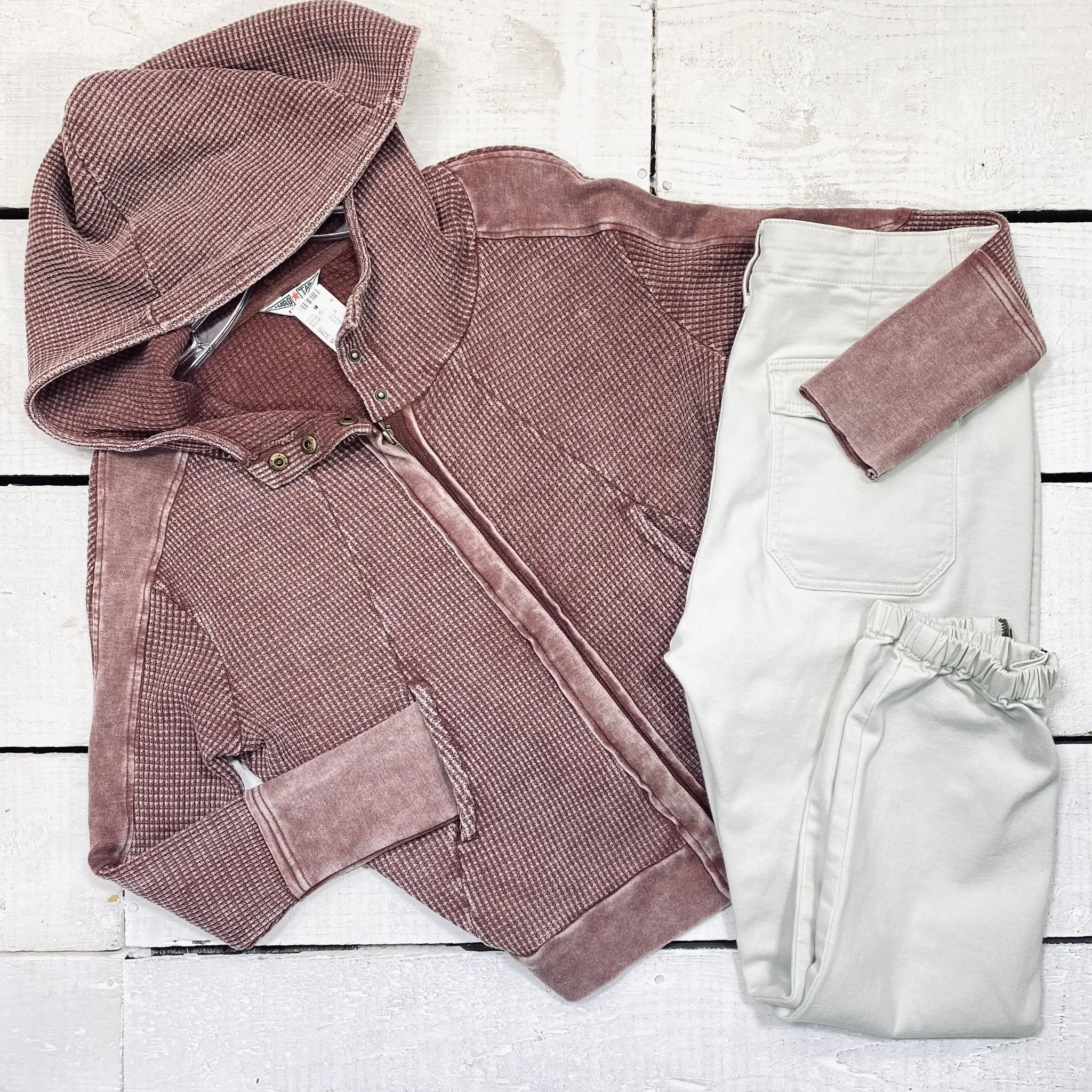 Cardigan Size S, $12.95
Cabi Pants Size 6, $22.95