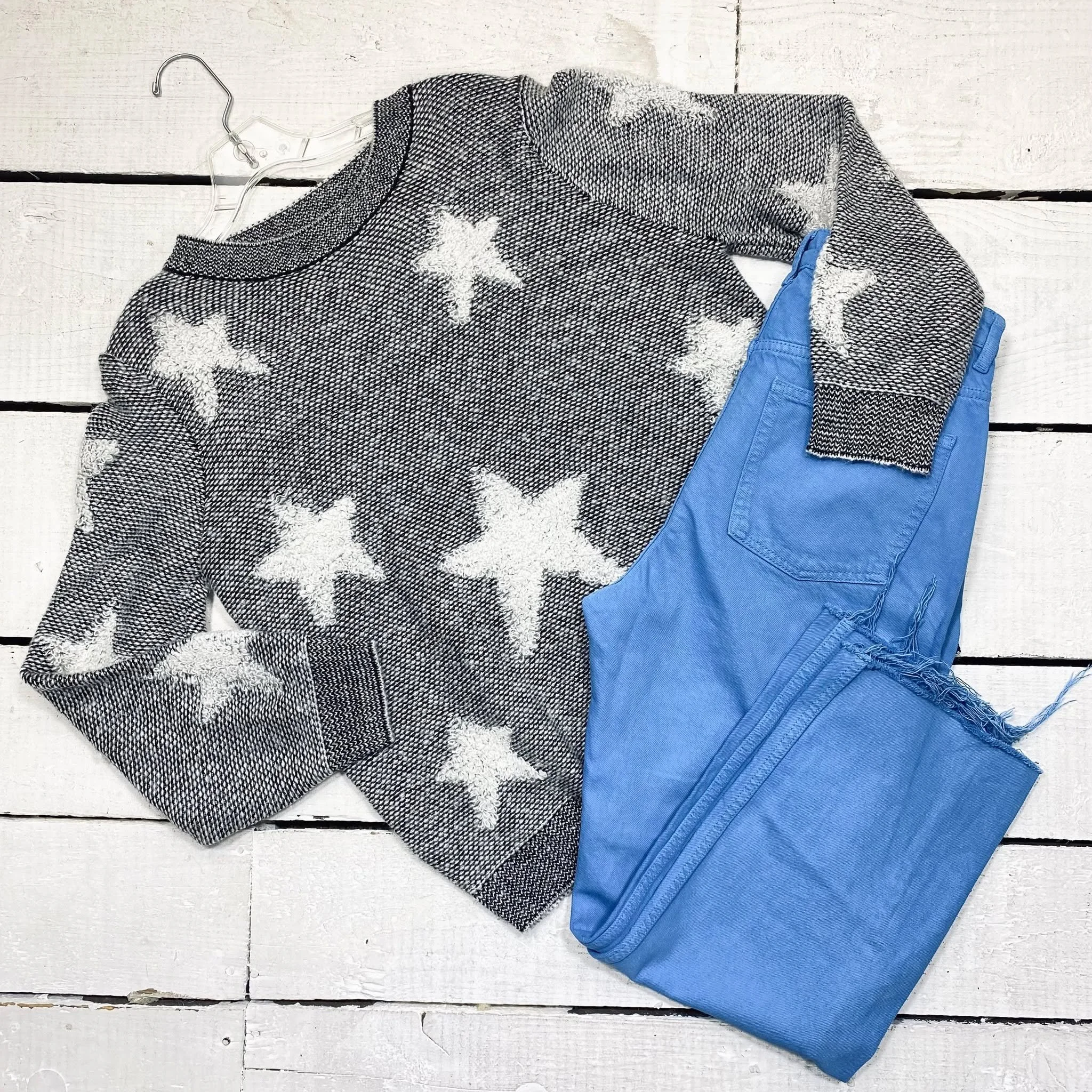 Altar'd State Top Size S/M, $15.95
Zara Pants Size 8, $14.95