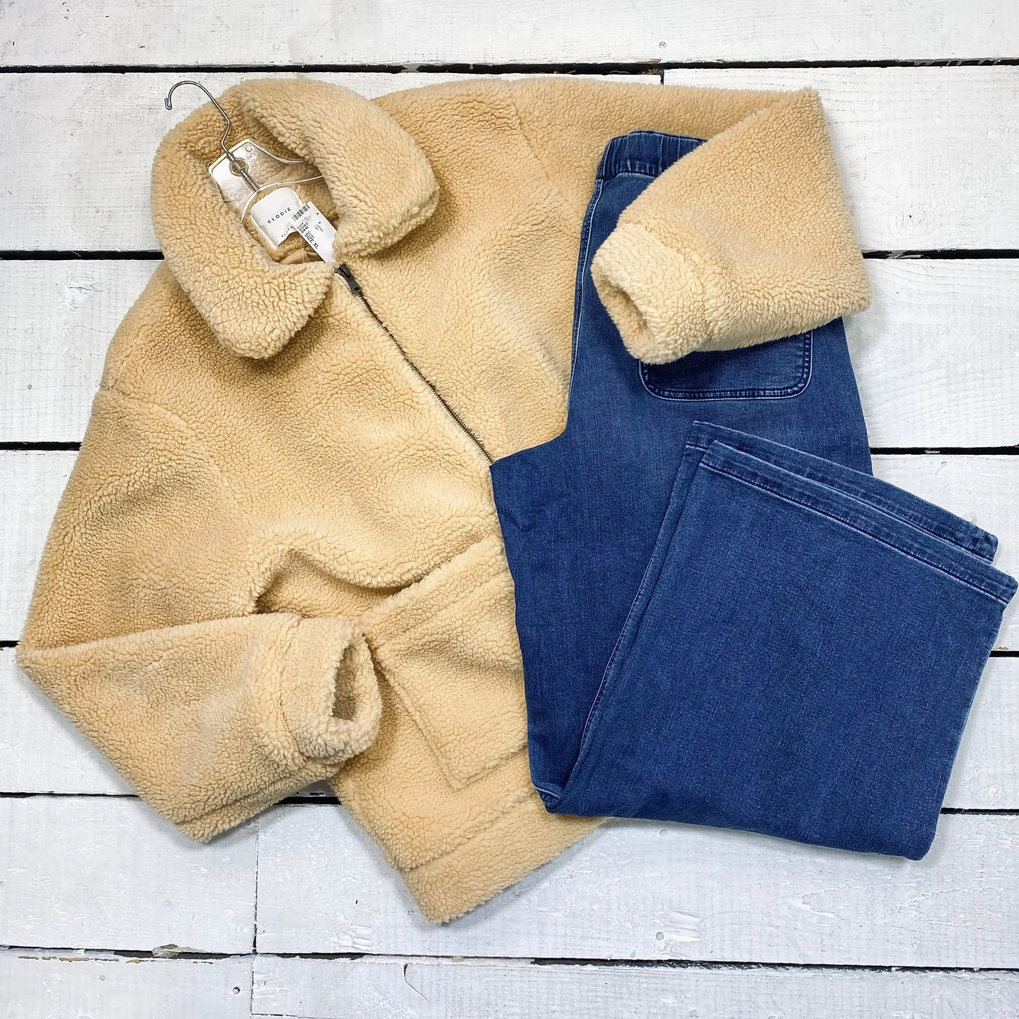 Elodie Jacket Size XL, $28.95
American Eagle Jeans Size 14, $12.95