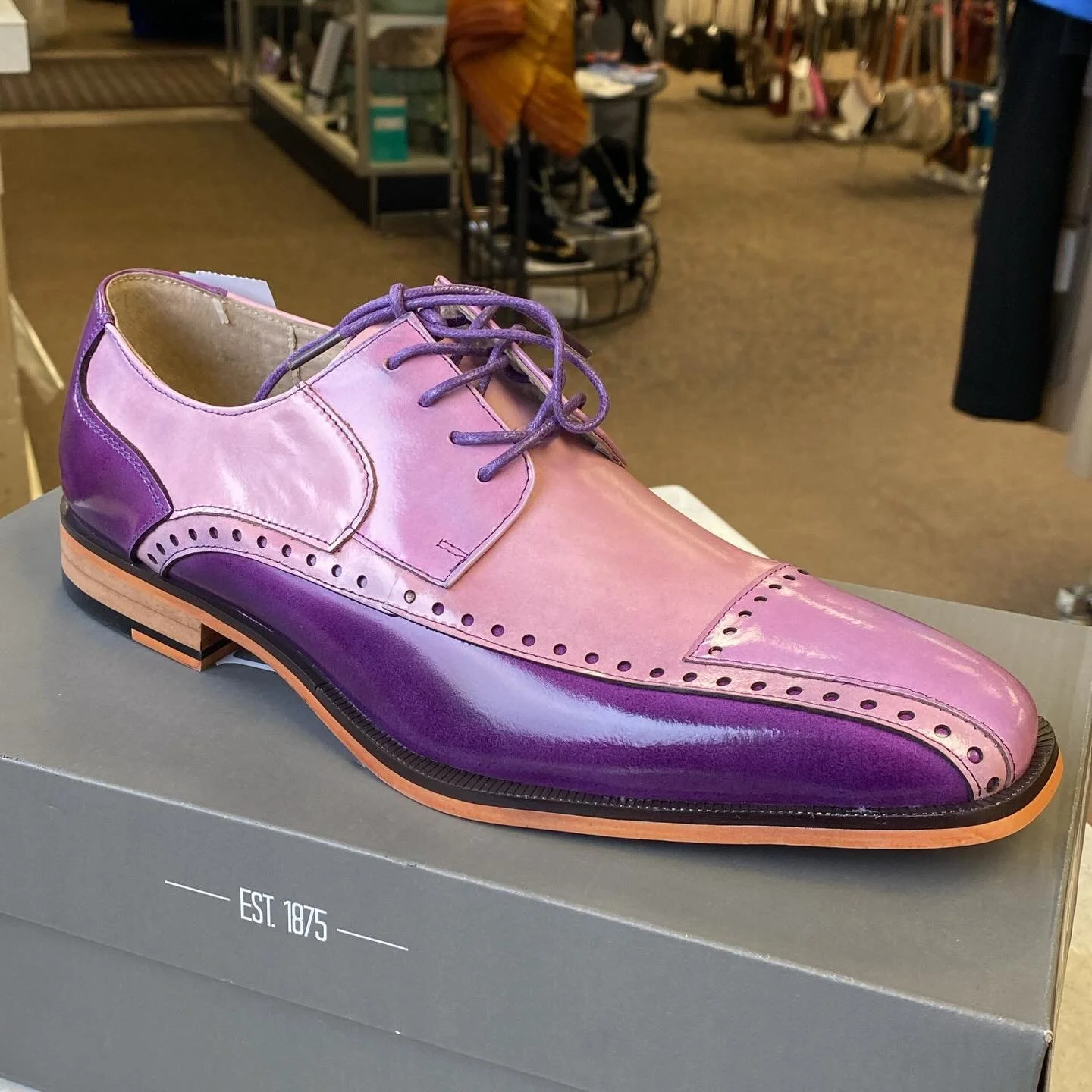 Mens Stacy Adams size 8, $65.95 💜🩷💜