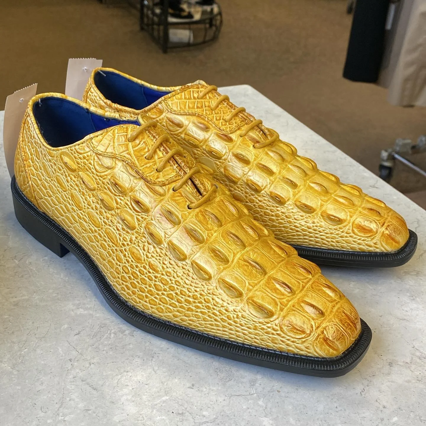 Mens tie shoes by Roberto Chillini size 9, $79.95! Retail $279