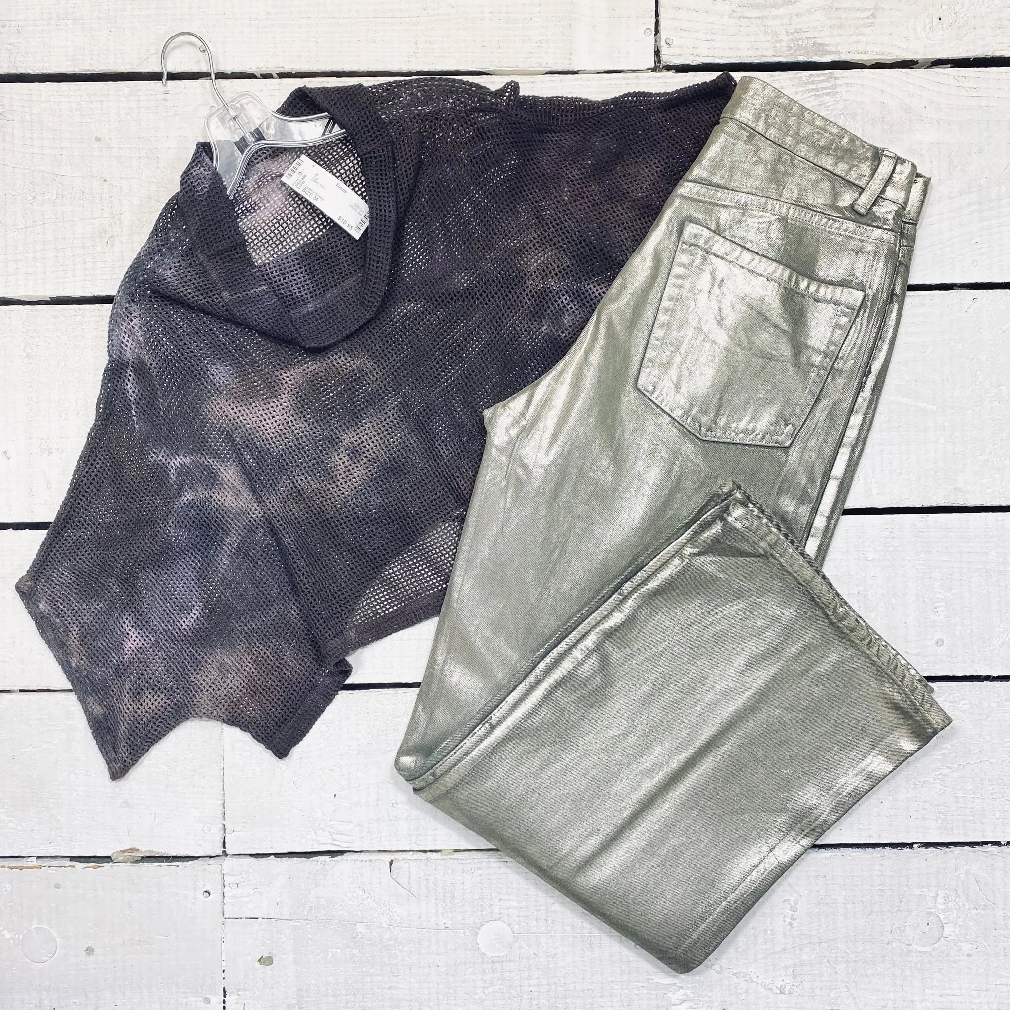 Cynthia Ashby Top Size M, $10.95
Zara Pants Size 8, $18.95